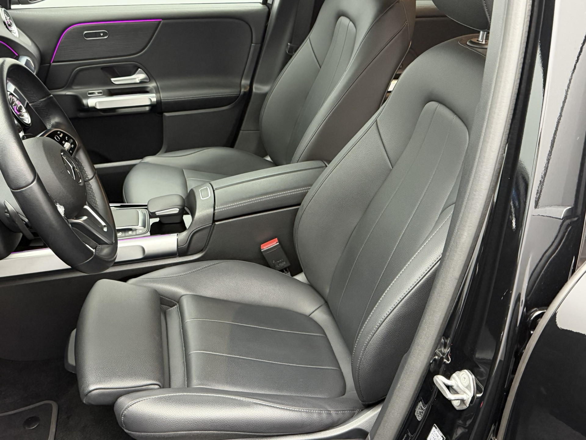 Foto van Mercedes-Benz Eqb 300 4Matic