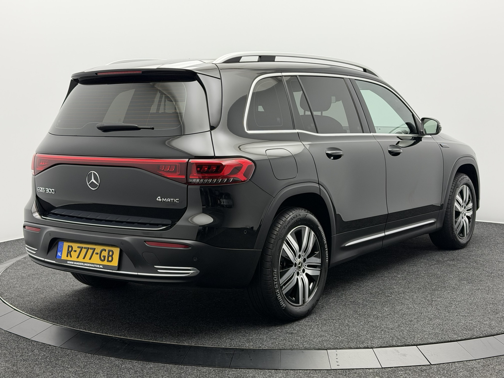 Foto van Mercedes-Benz Eqb 300 4Matic