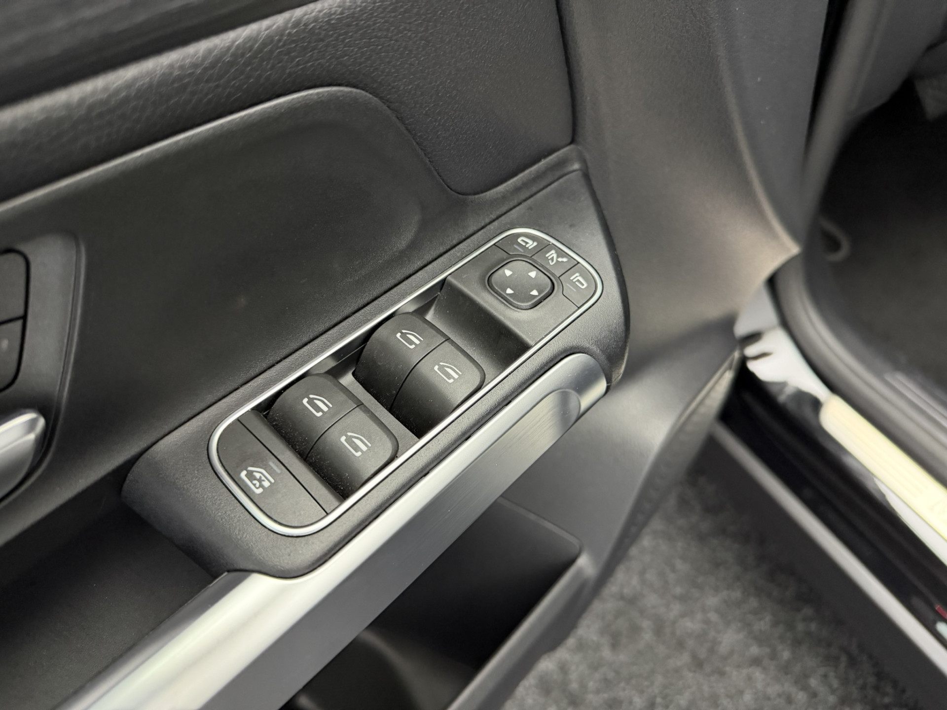 Foto van Mercedes-Benz Eqb 300 4Matic