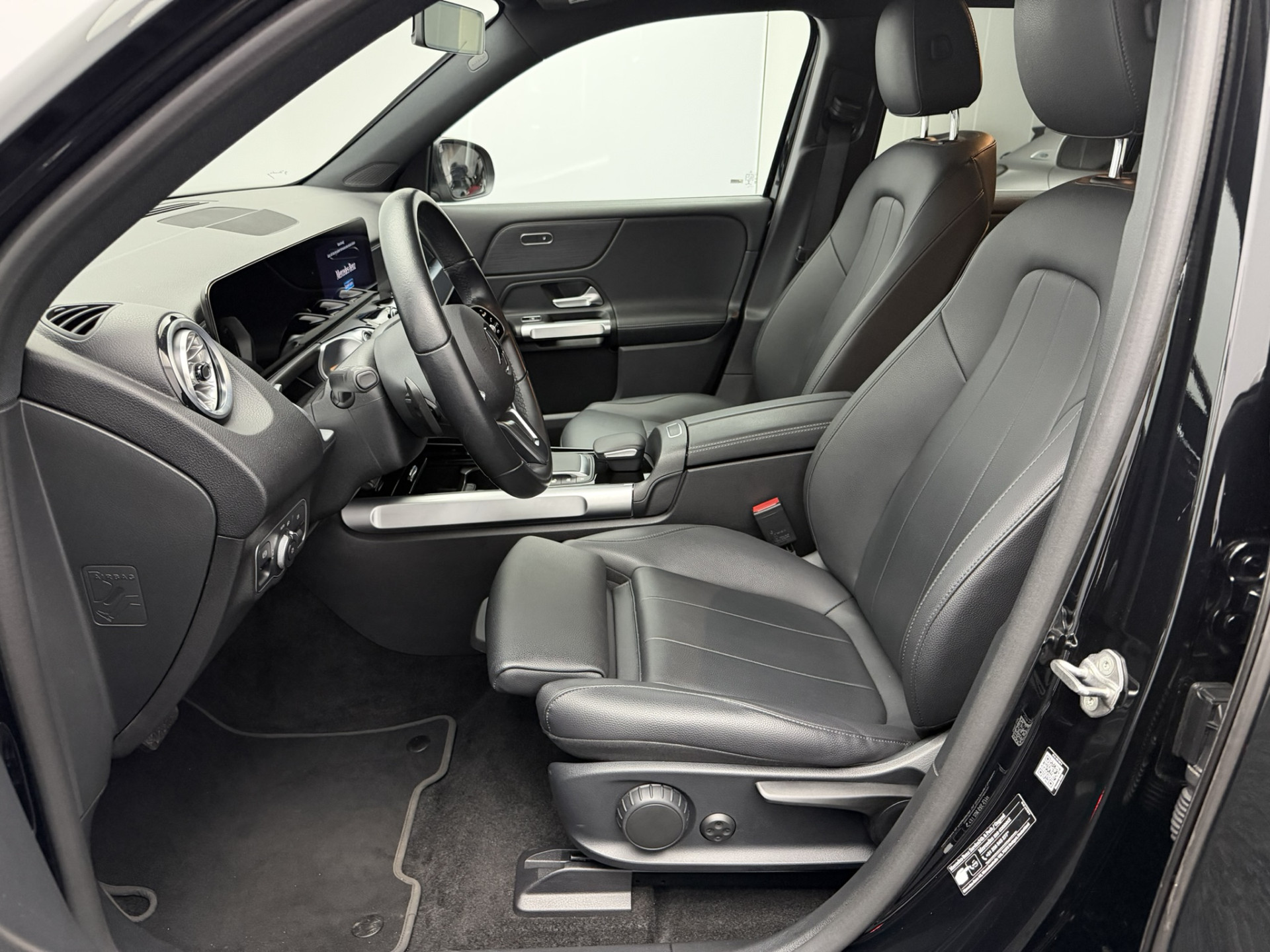 Foto van Mercedes-Benz Eqb 300 4Matic