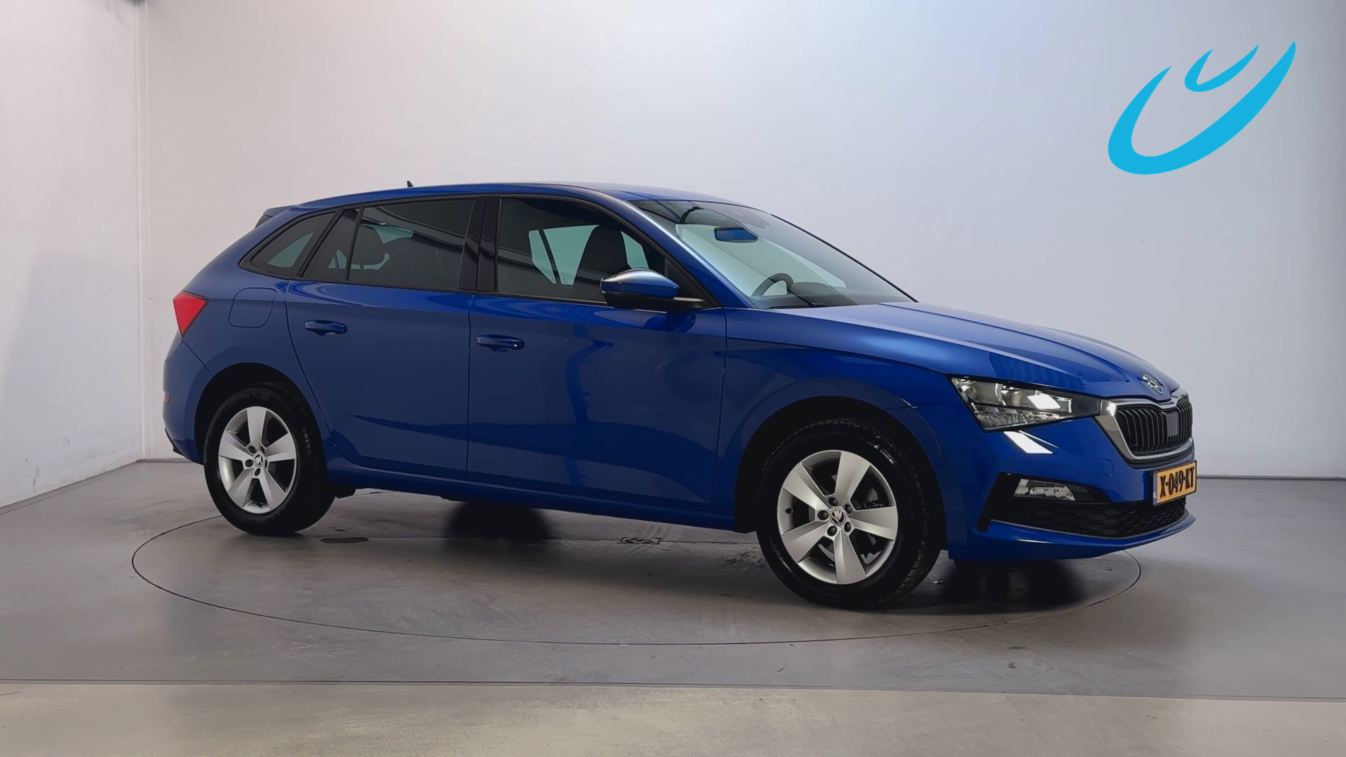 Skoda Scala 1.0 TSI 110pk DSG Sport Business Stoelverwarming Parkeersensoren App-Connect DAB+ 2023 - voorkant