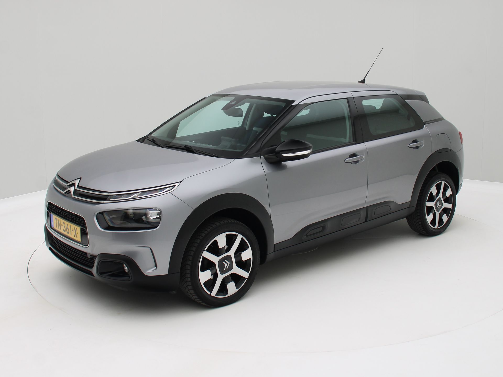Citroen C4 Cactus 1.2 PureTech Business 110pk / Origineel NL 2018 - voorkant