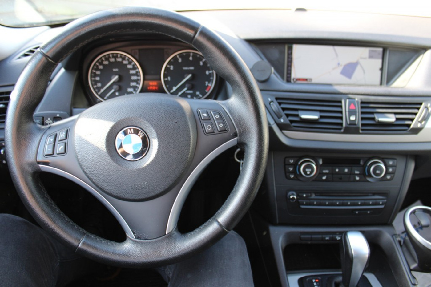 Foto van BMW X1 xDrive 28i