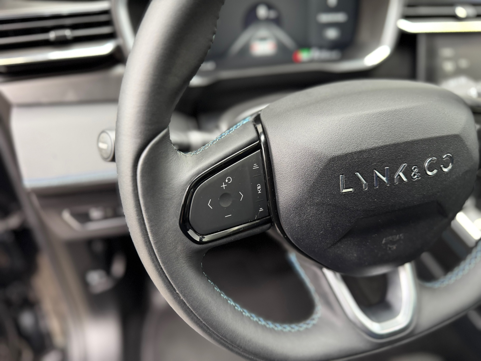 Foto van LYNK & Co 01