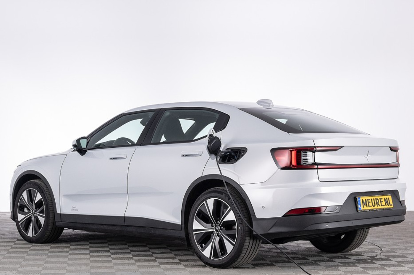 Foto van Polestar 2
