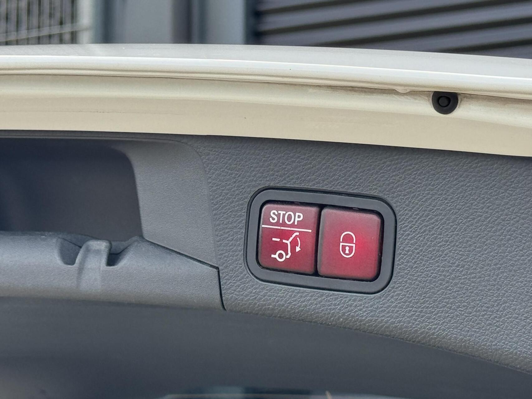 Foto van Mercedes-Benz C 300 E