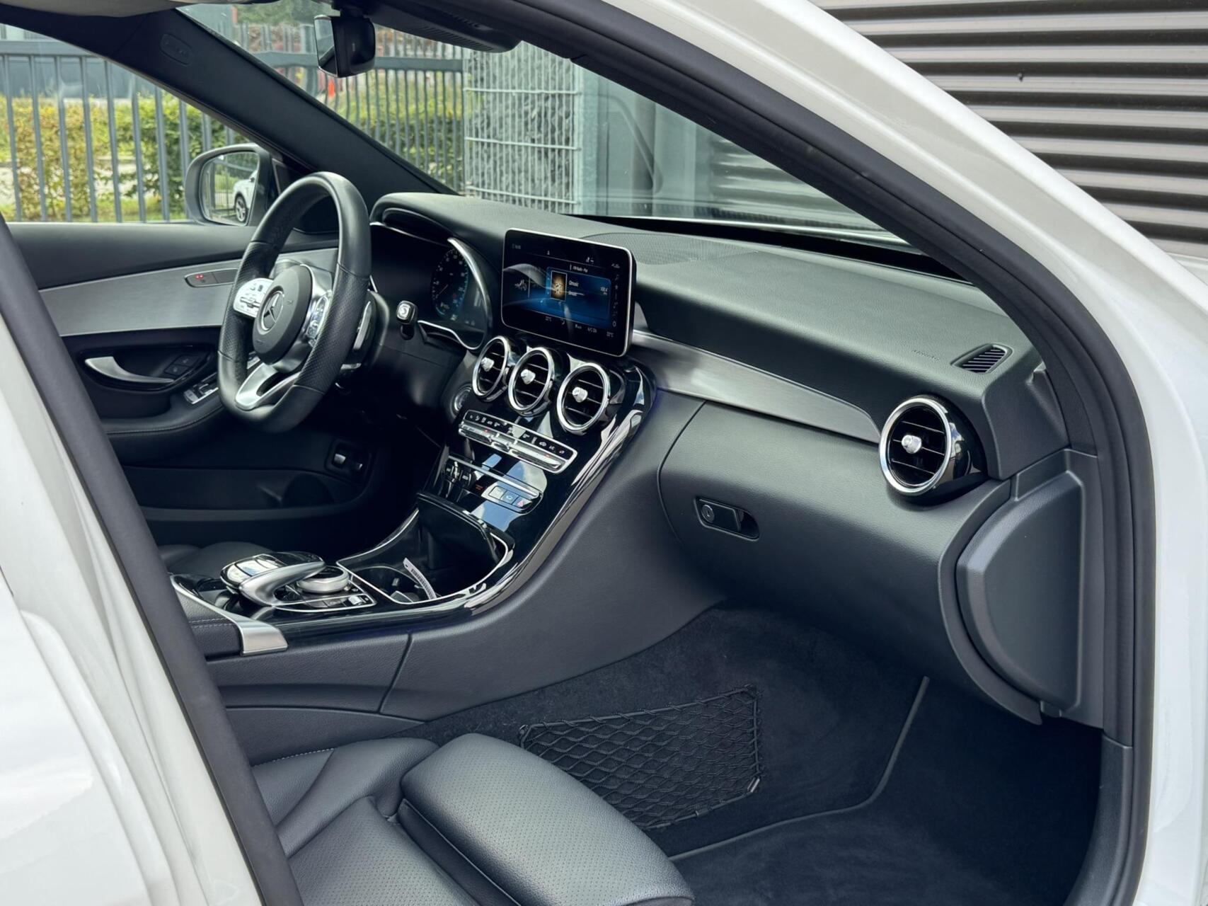 Foto van Mercedes-Benz C 300 E
