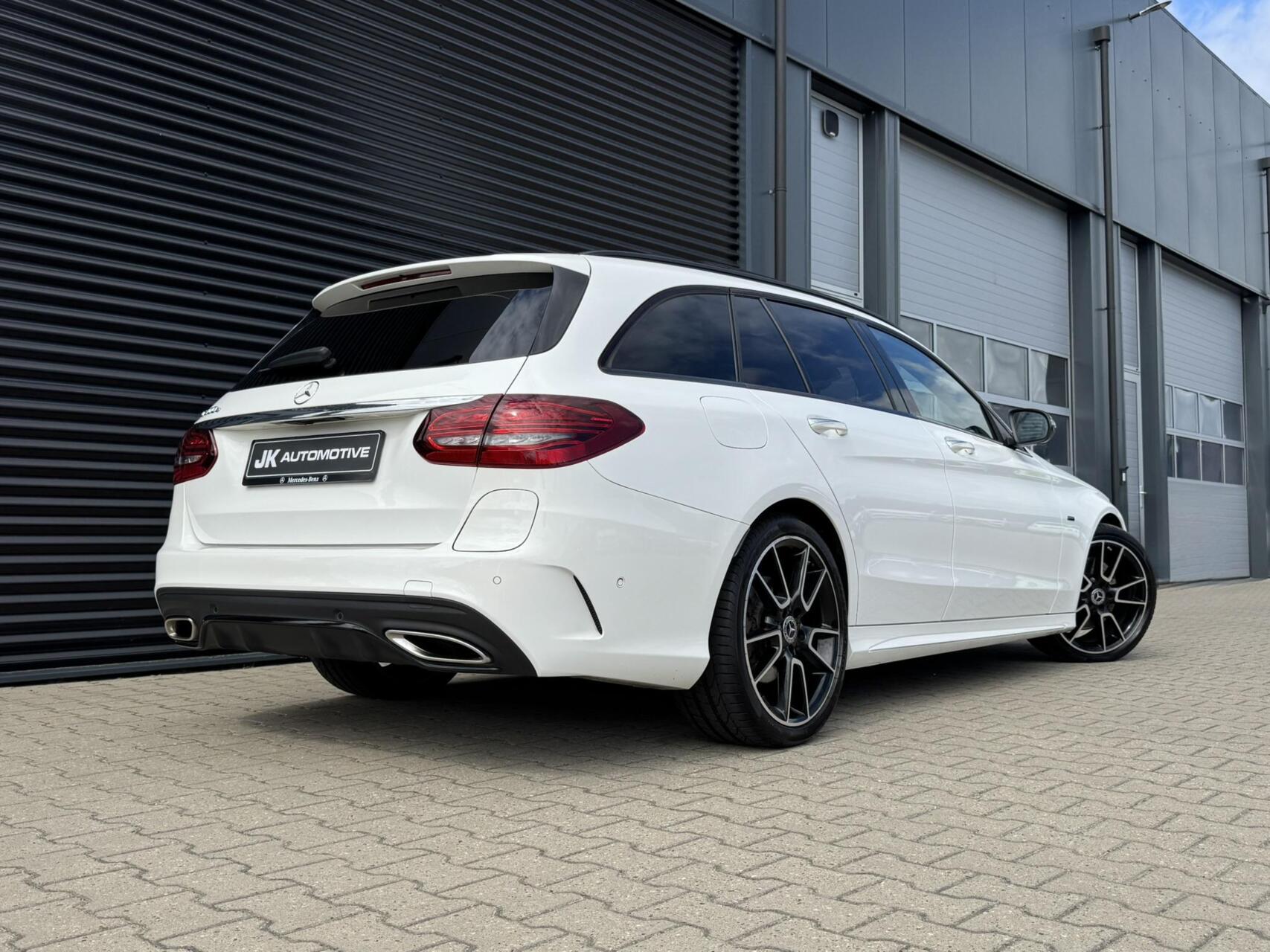 Foto van Mercedes-Benz C 300 E