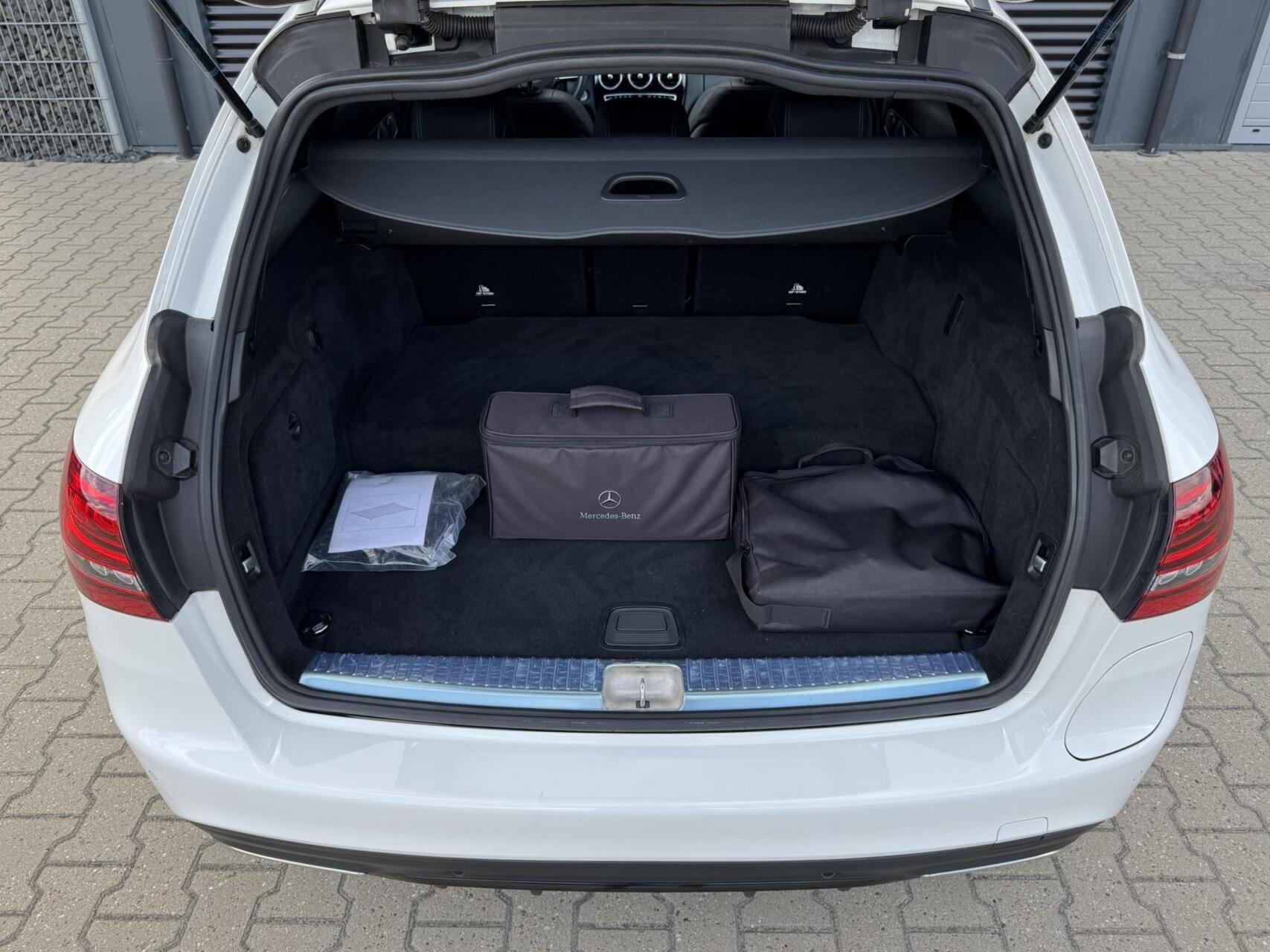 Foto van Mercedes-Benz C 300 E