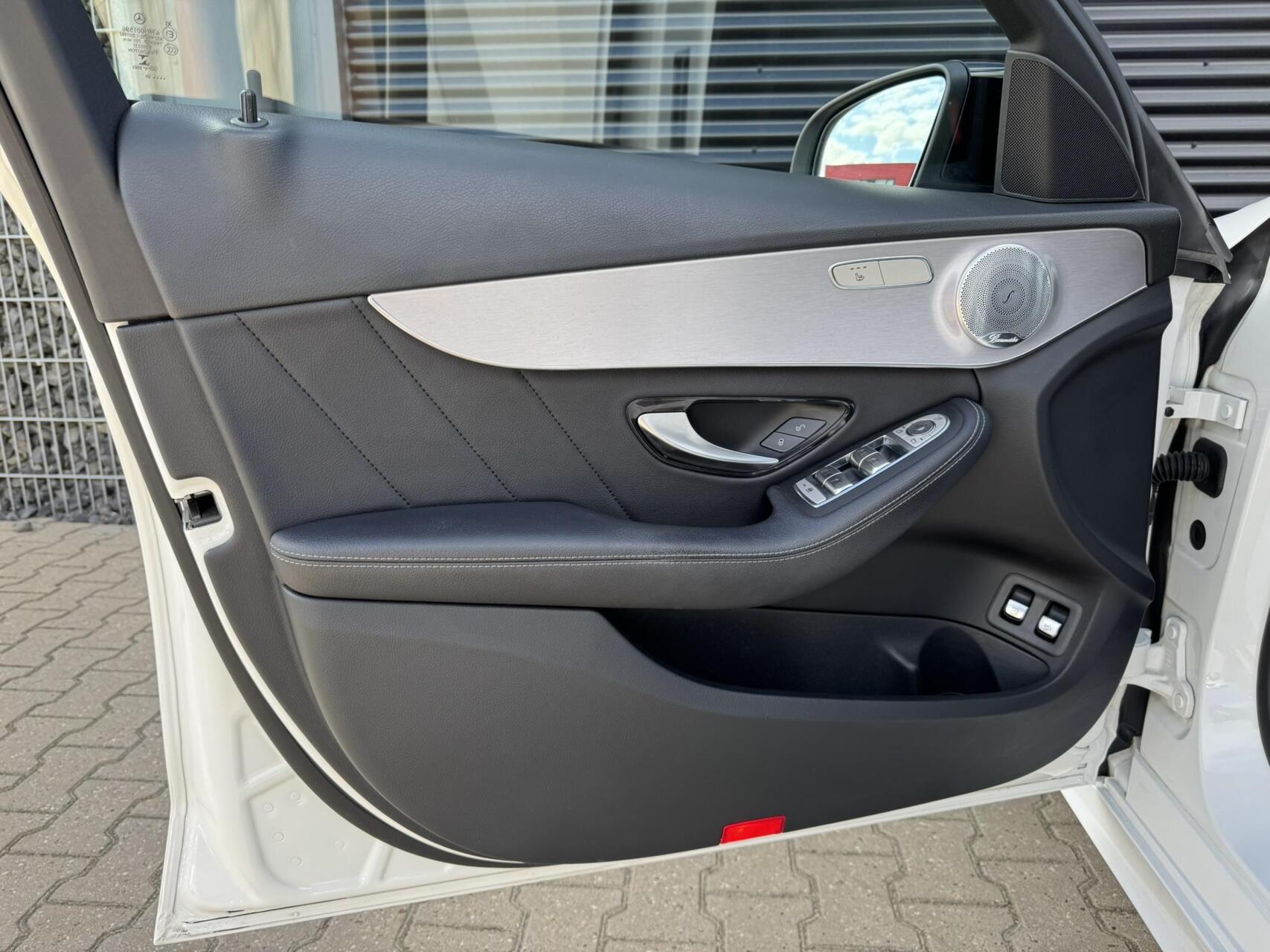 Foto van Mercedes-Benz C 300 E
