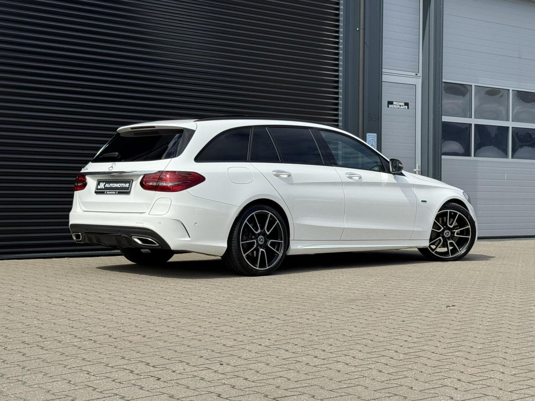 Foto van Mercedes-Benz C 300 E