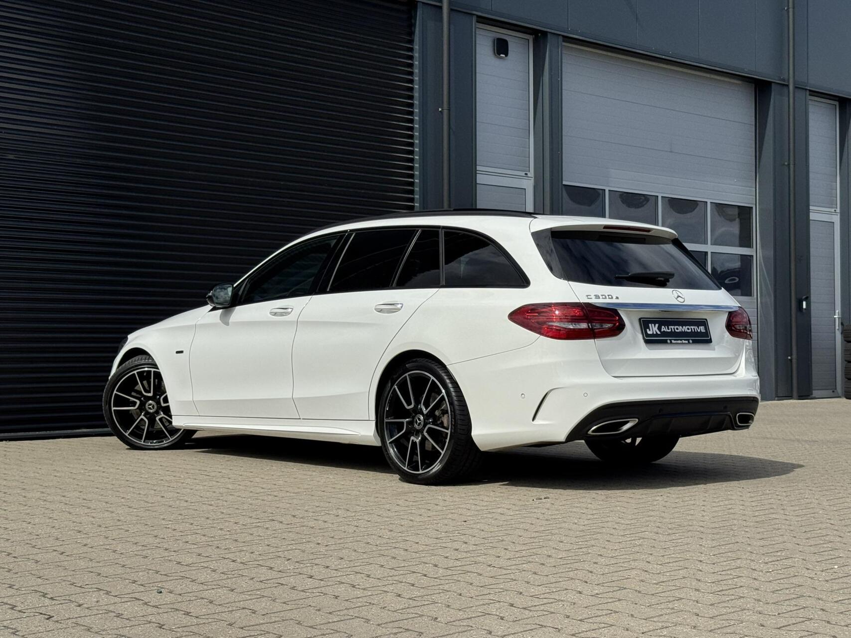 Foto van Mercedes-Benz C 300 E