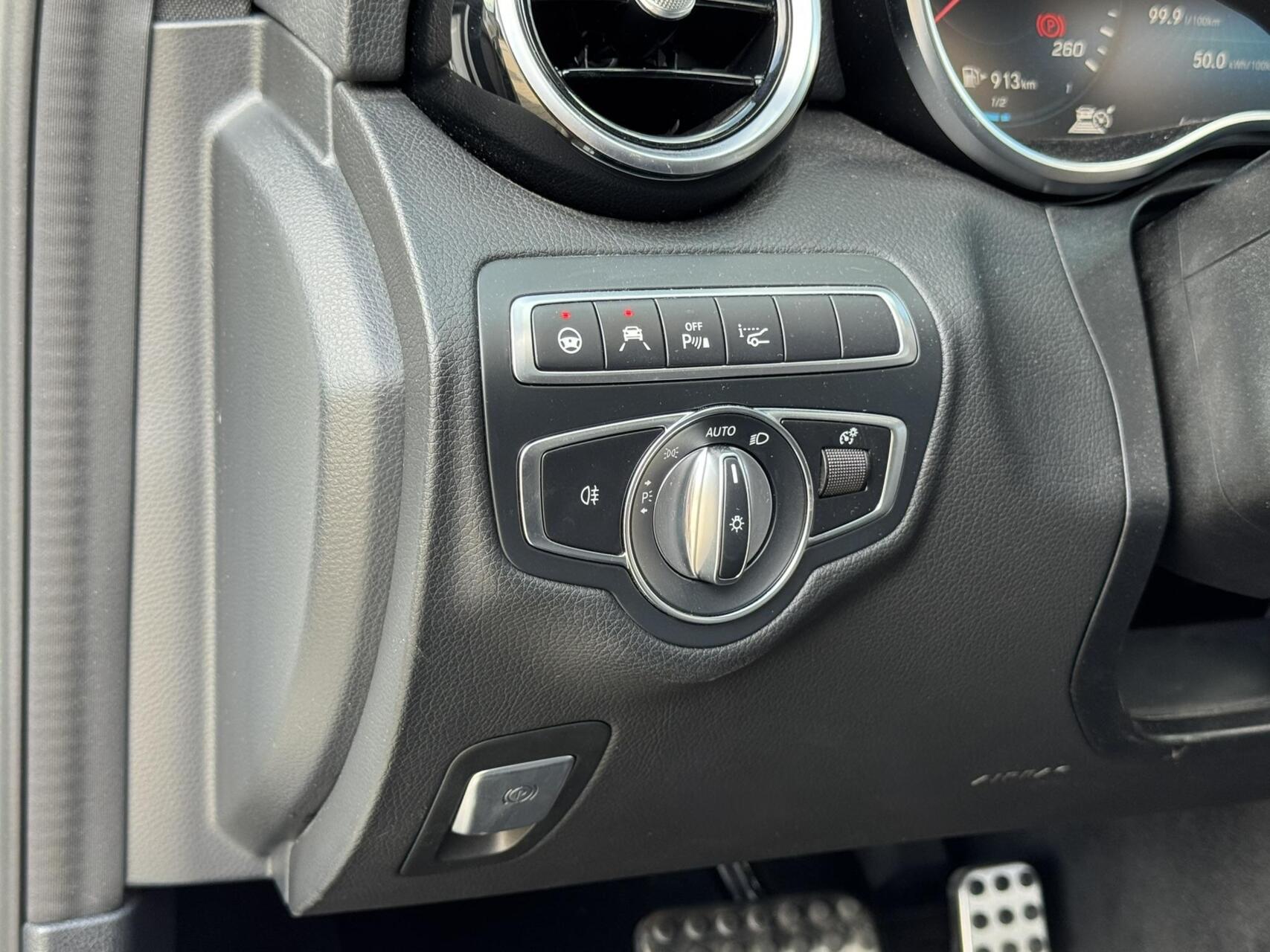 Foto van Mercedes-Benz C 300 E