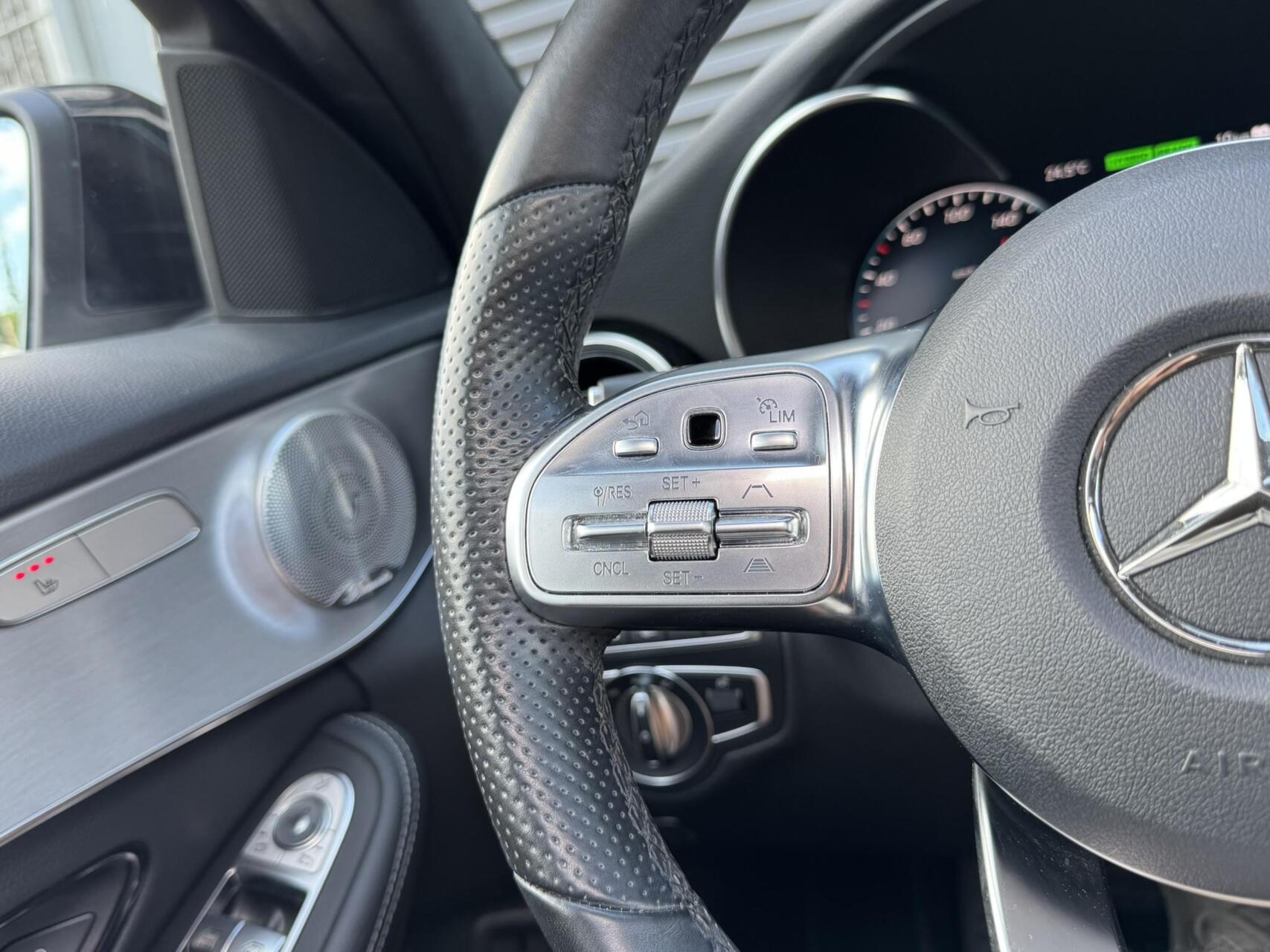 Foto van Mercedes-Benz C 300 E