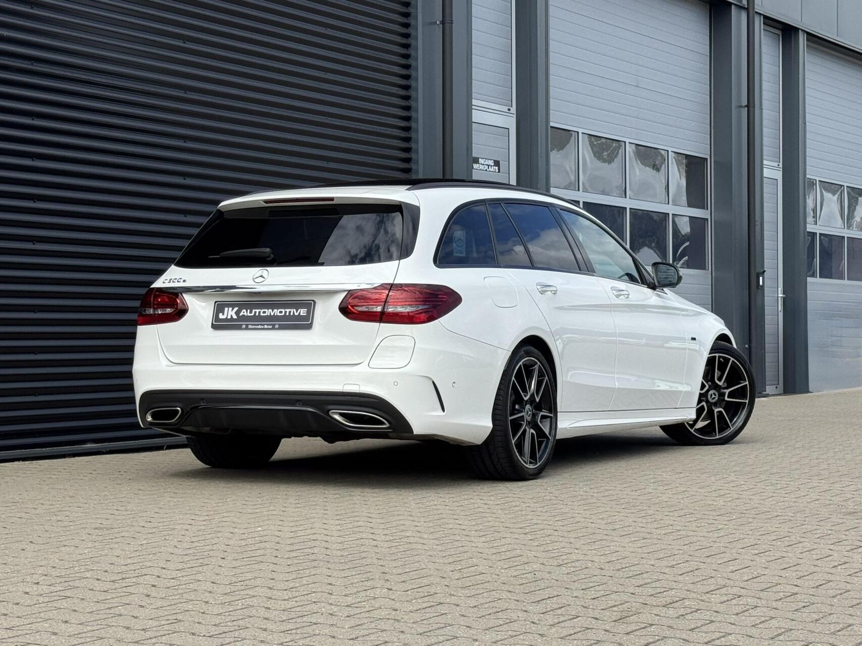Foto van Mercedes-Benz C 300 E