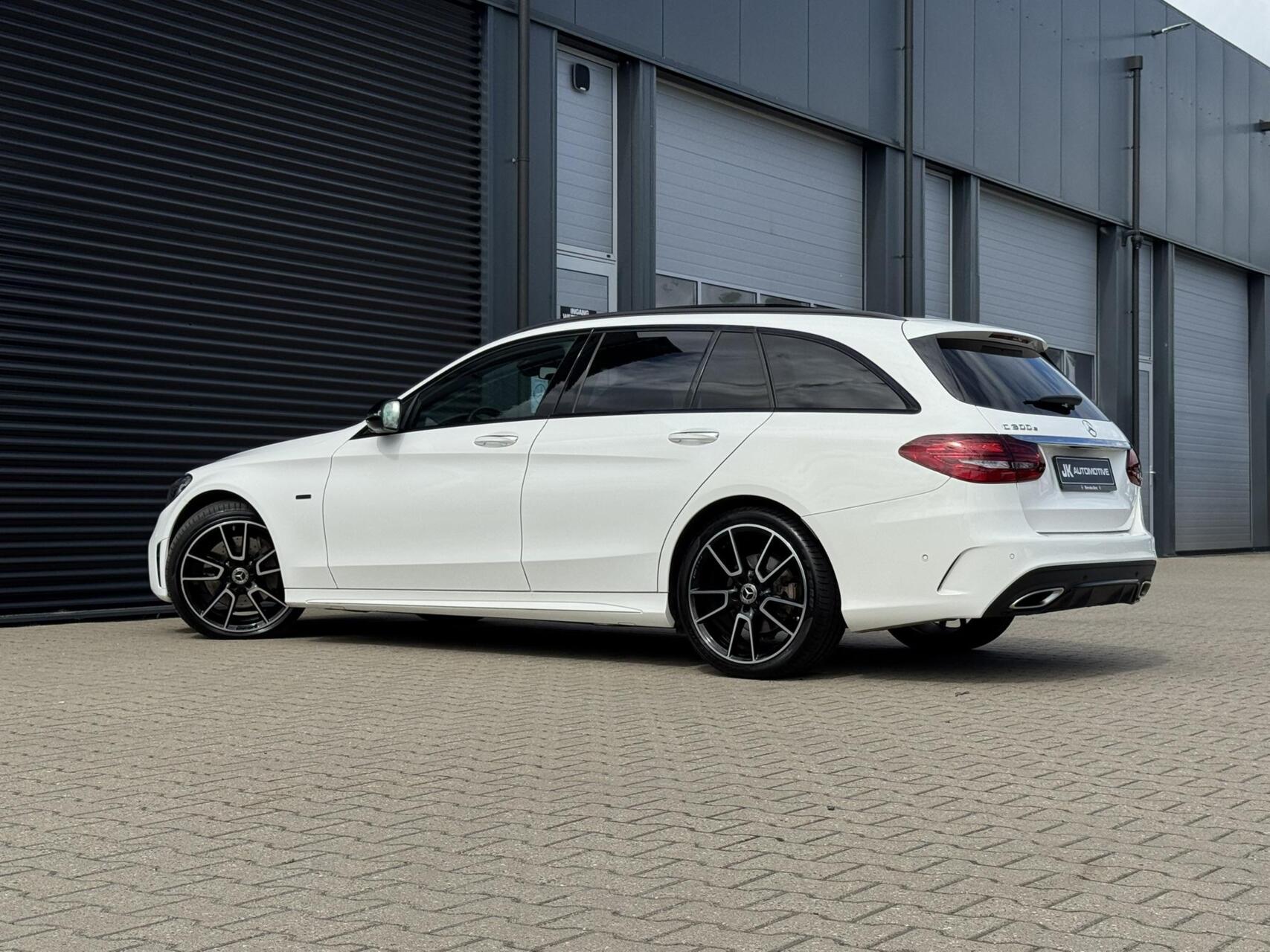 Foto van Mercedes-Benz C 300 E