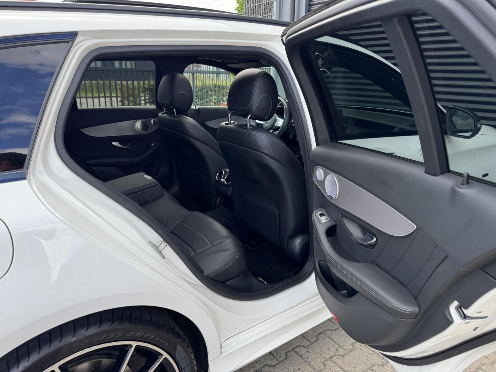 Foto van Mercedes-Benz C 300 E