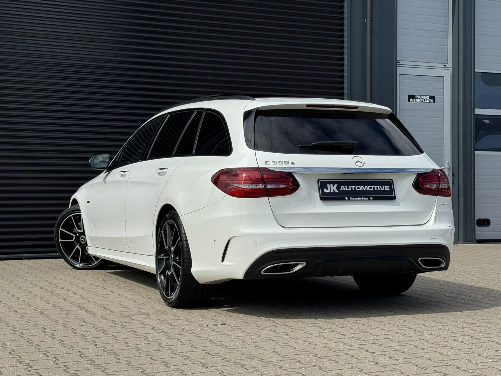 Foto van Mercedes-Benz C 300 E