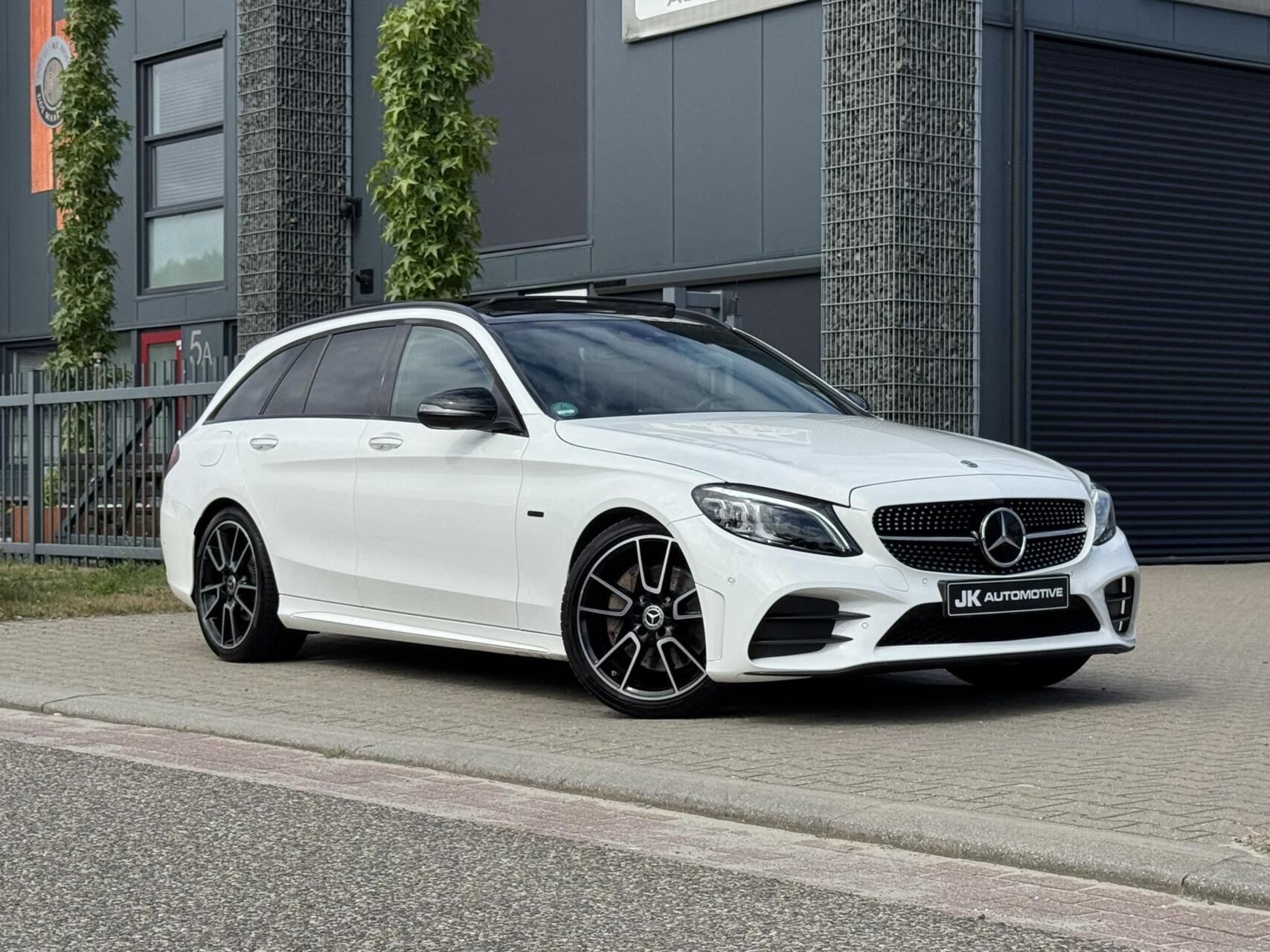 Foto van Mercedes-Benz C 300 E