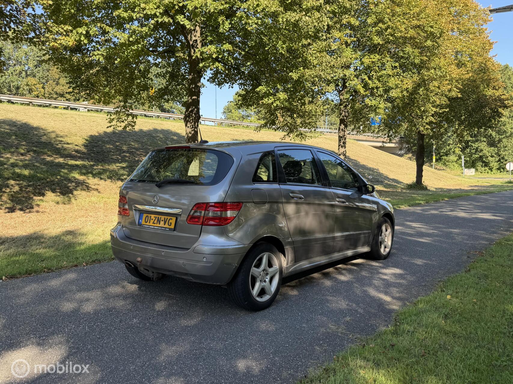 Foto van Mercedes-Benz B 200
