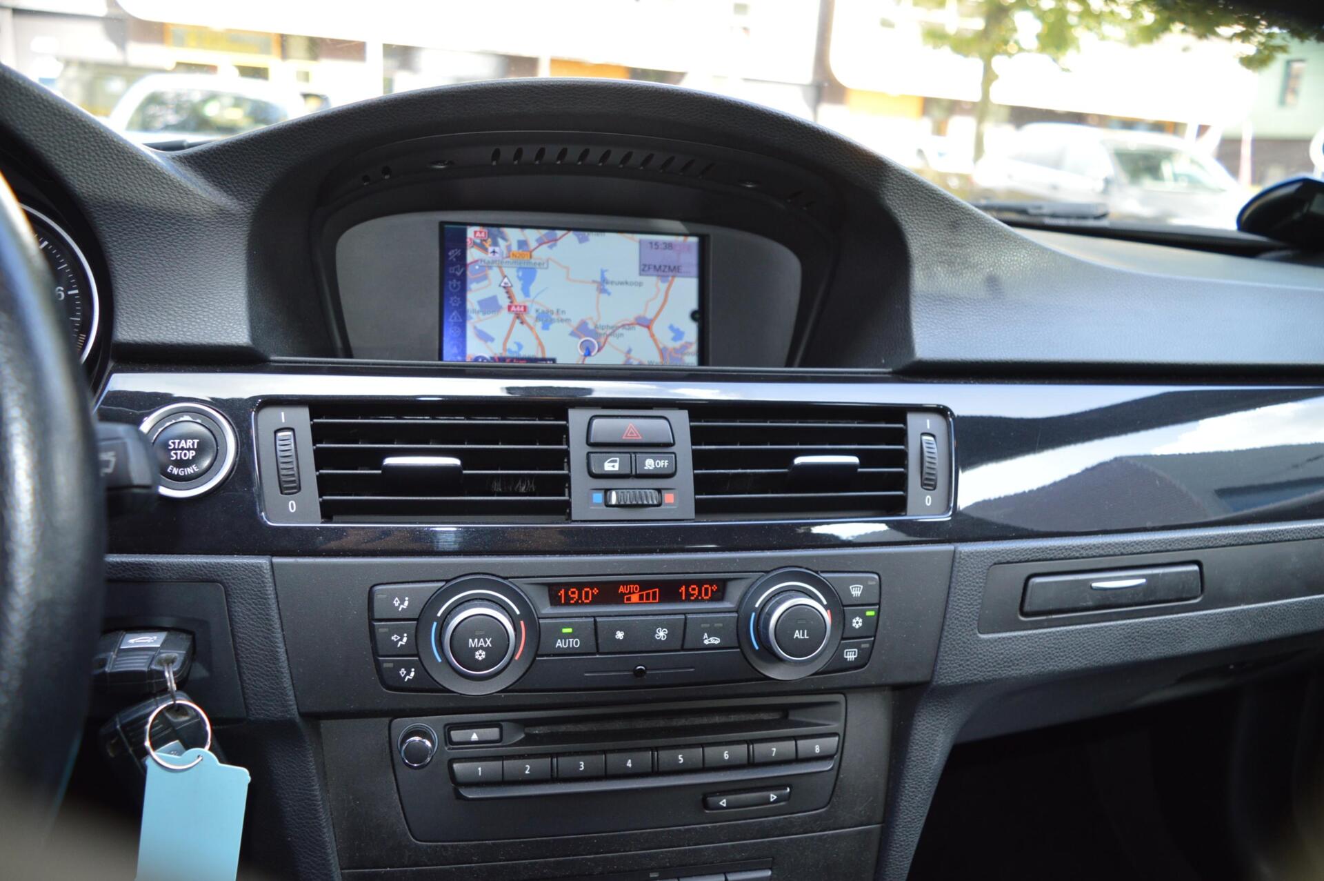 Foto van BMW 325i xDrive