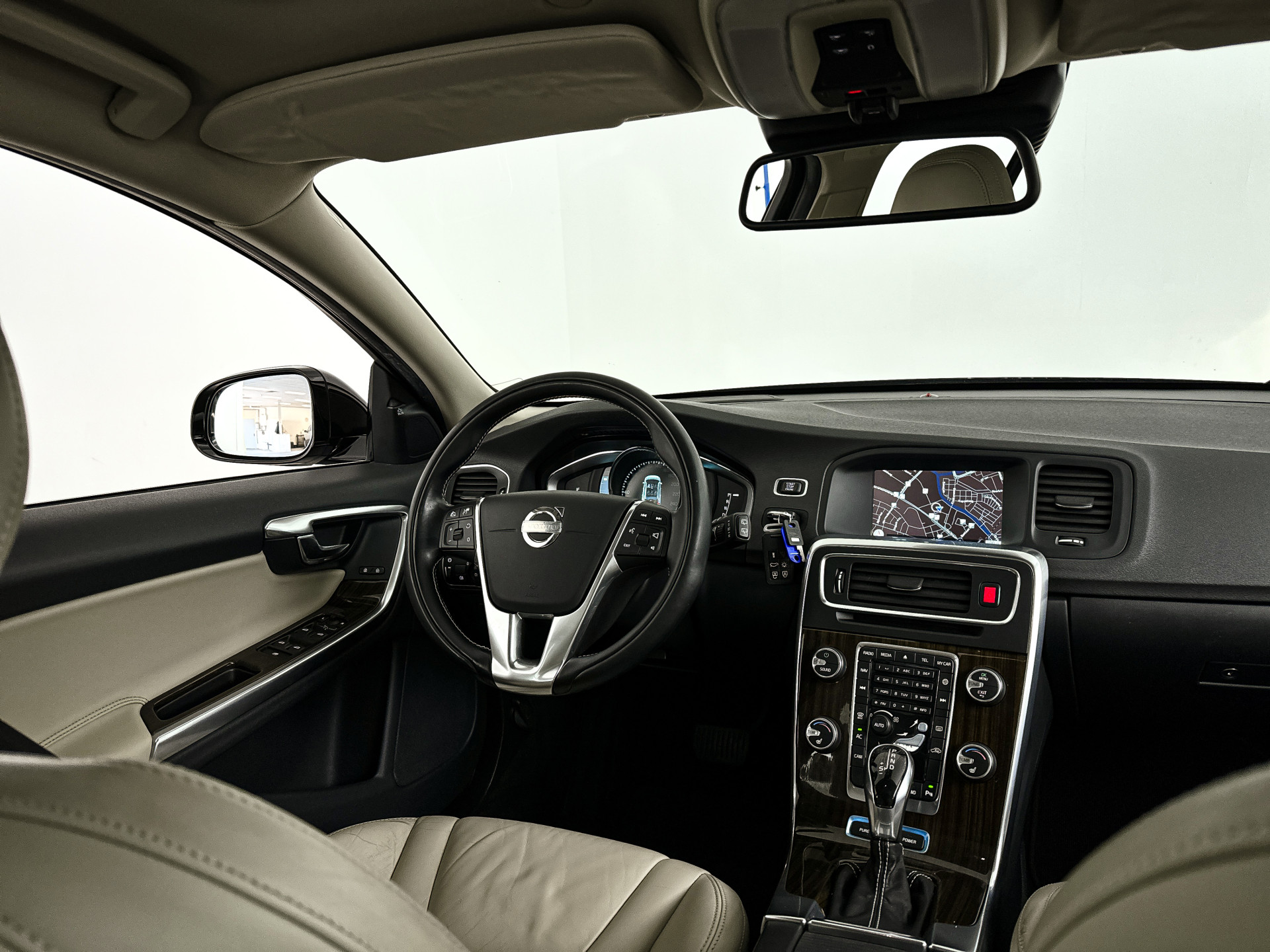Foto van Volvo V60 Plug In Hybrid