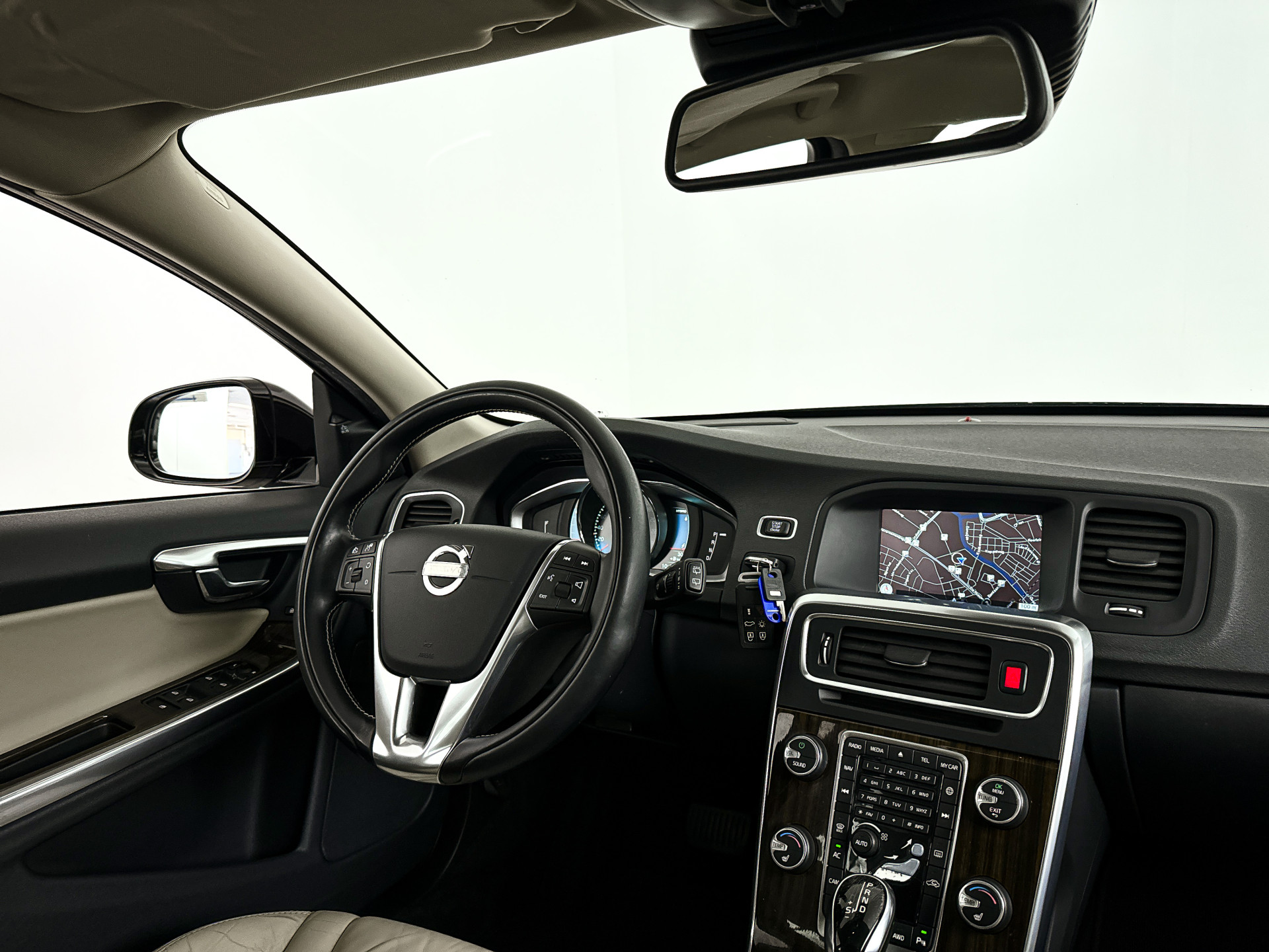 Foto van Volvo V60 Plug In Hybrid