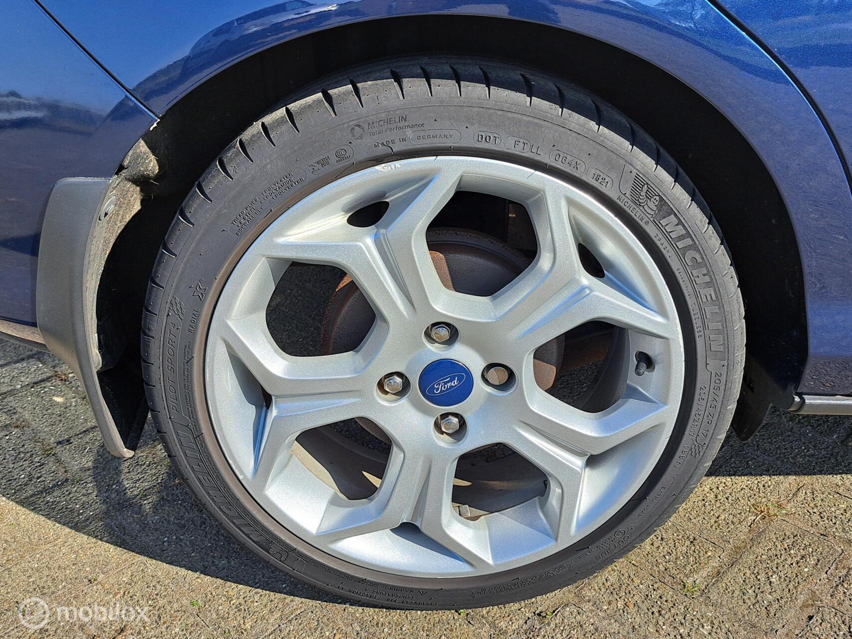 Foto van Ford B-max