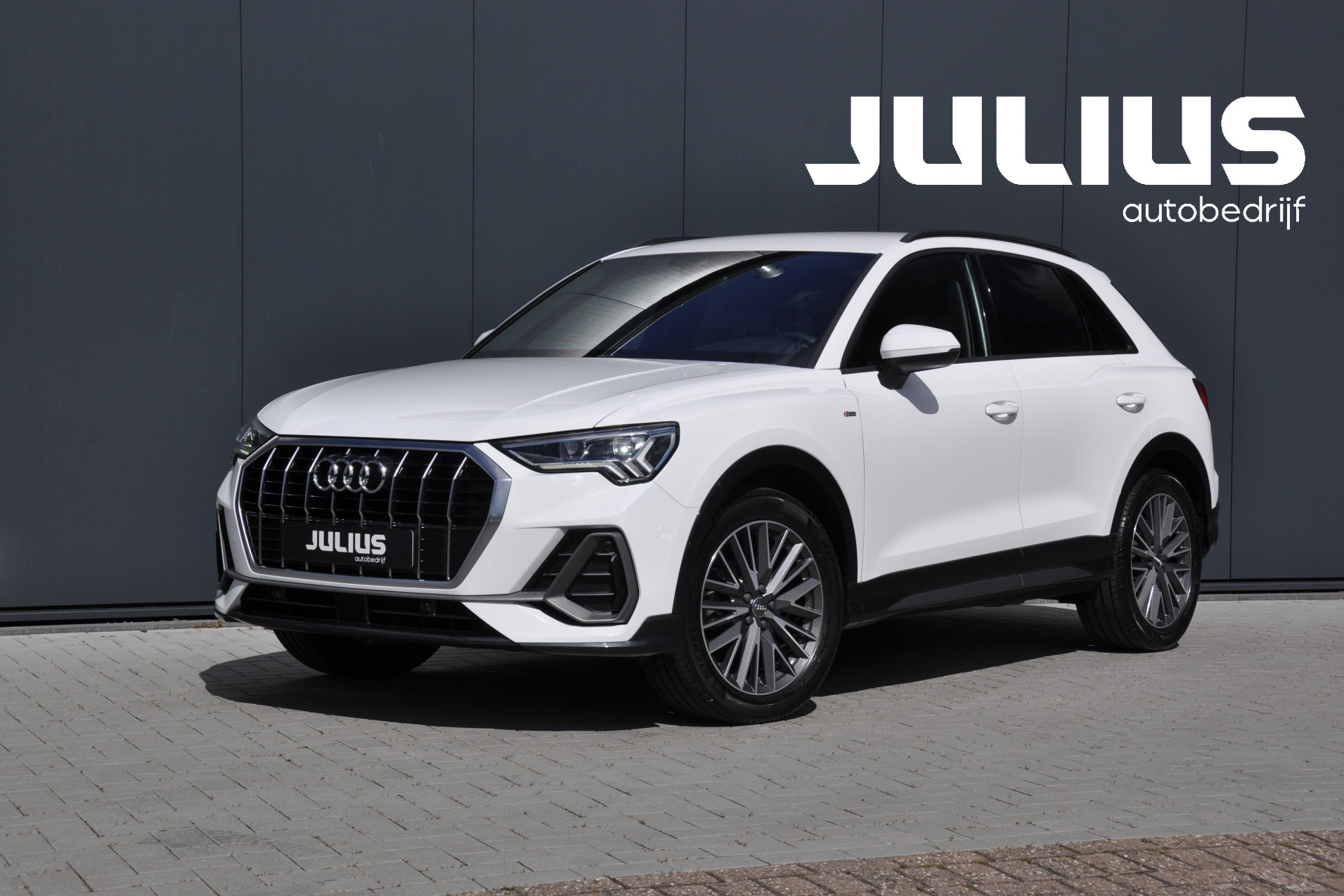 Audi Q3 35 TFSI Pro Line 2xS-Line Matrix LED Trekhaak 2019 - voorkant