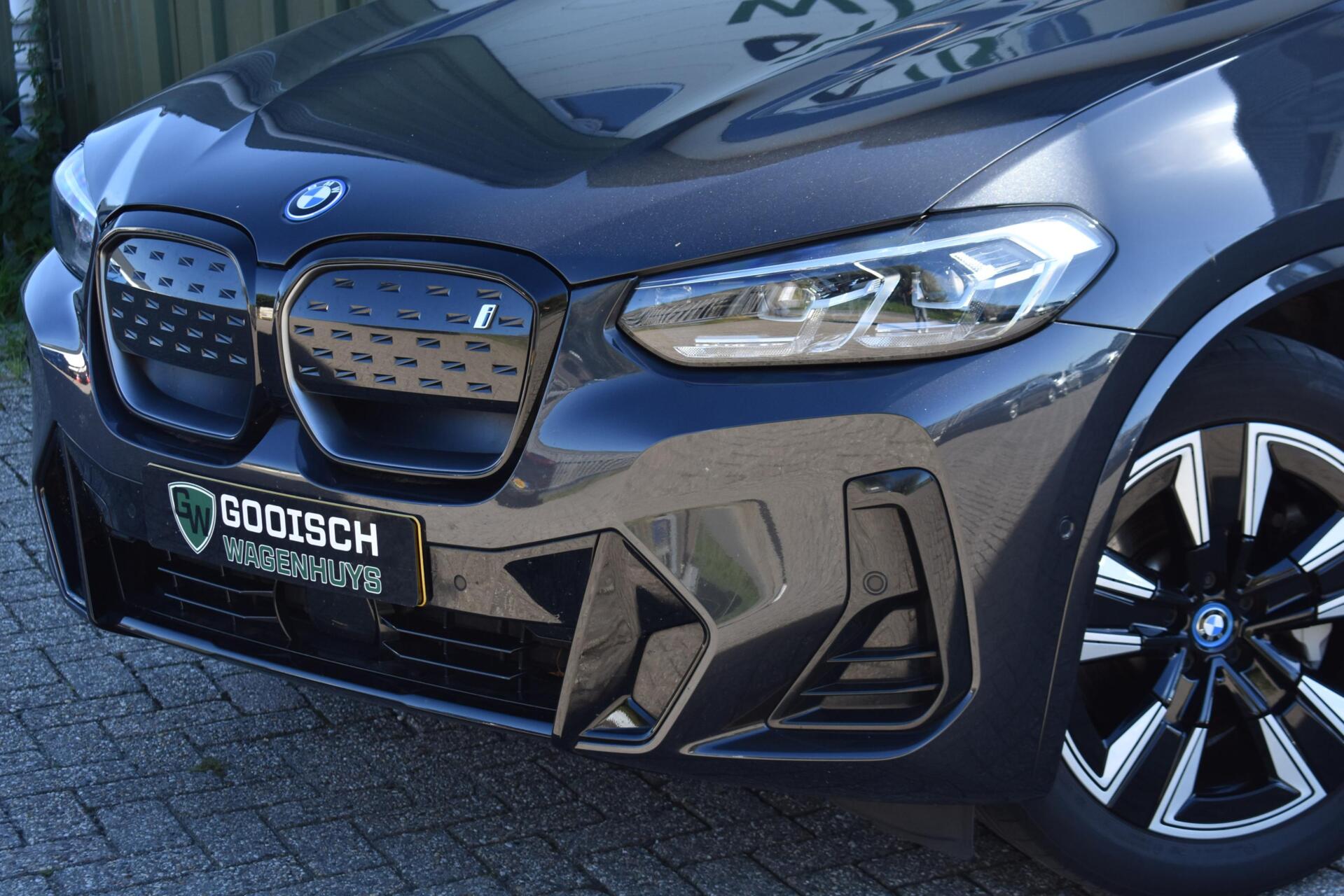 Foto van BMW Ix3