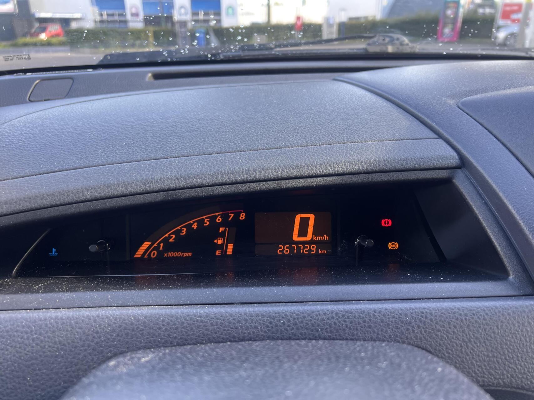Foto van Suzuki Liana