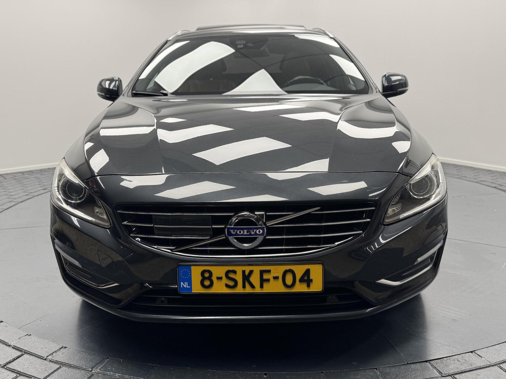 Foto van Volvo V60 Plug In Hybrid