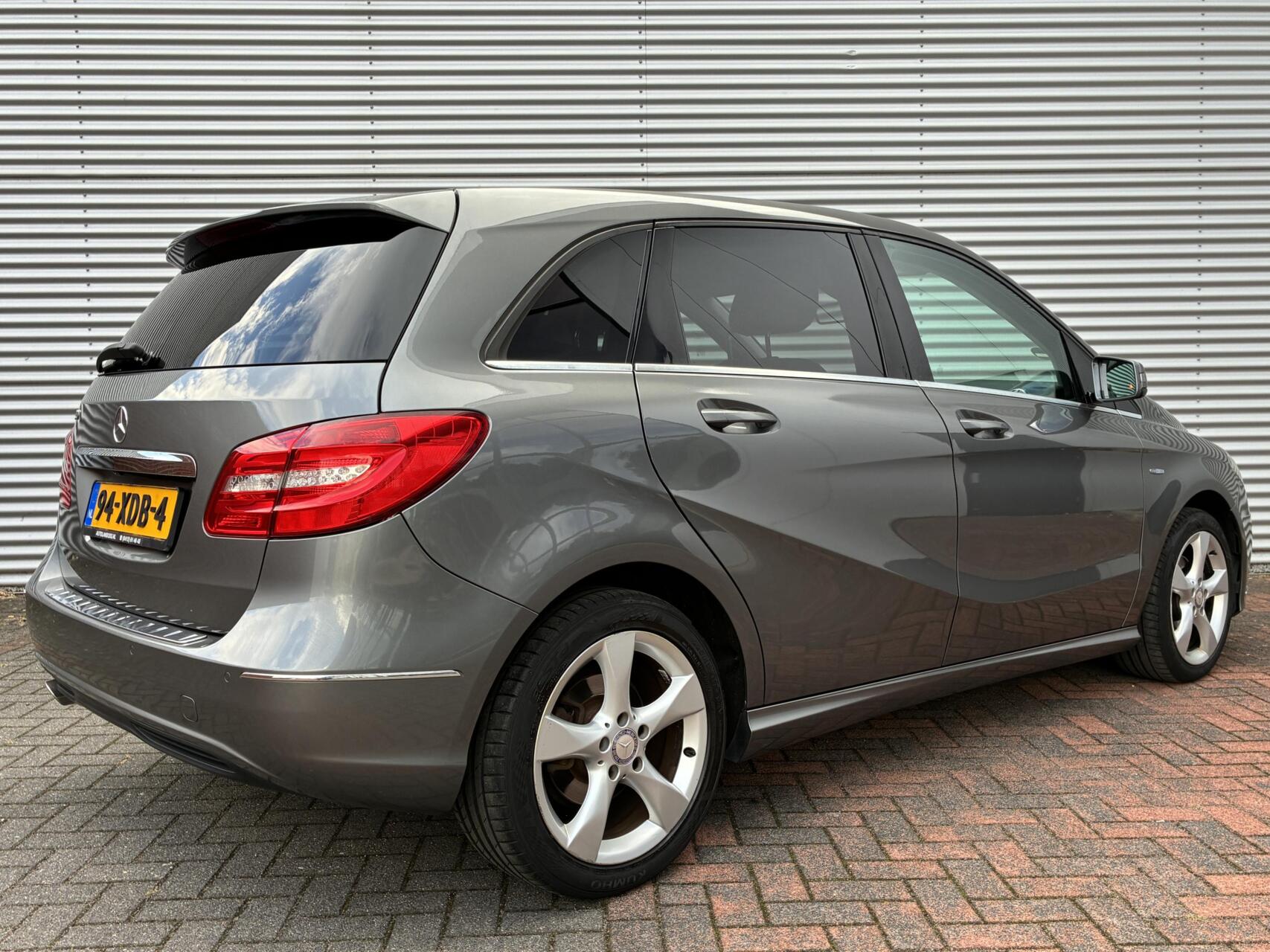 Foto van Mercedes-Benz B 200