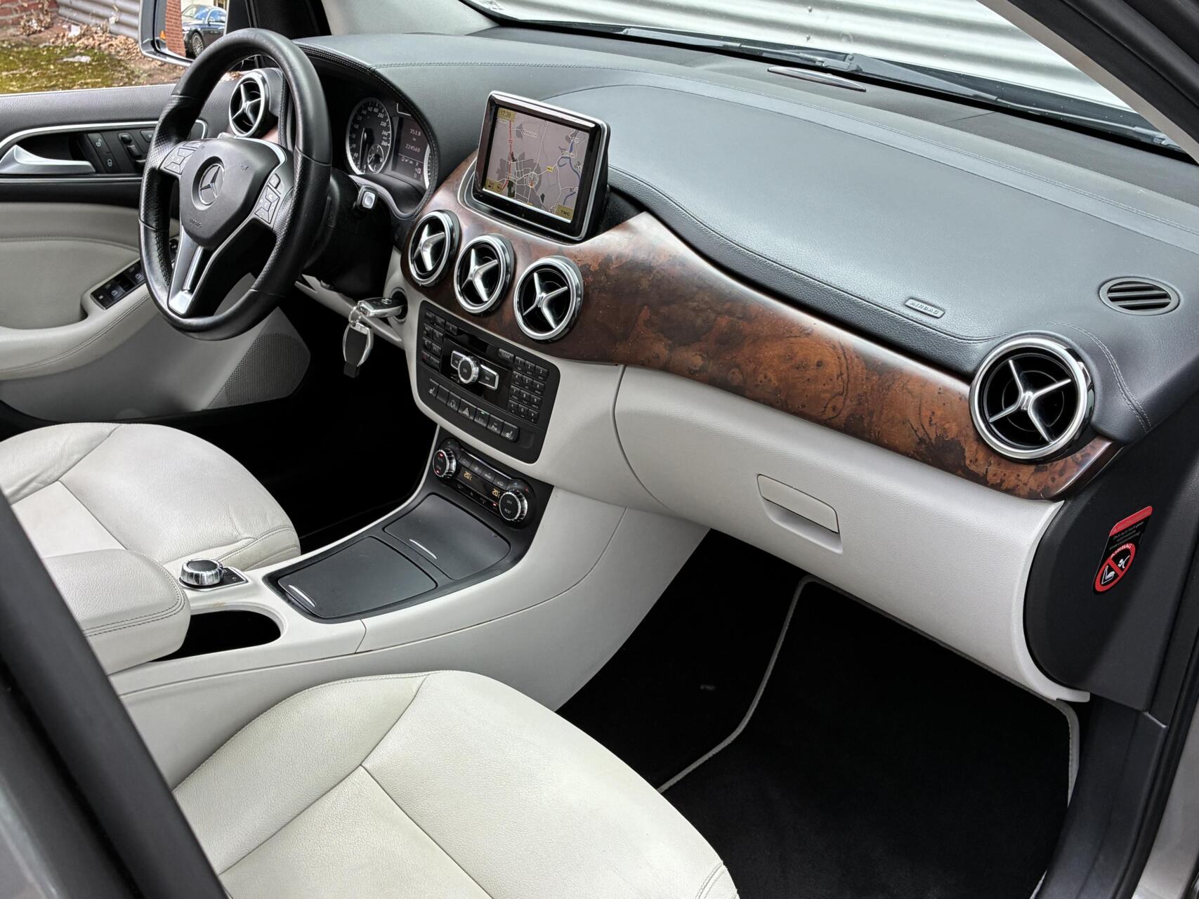 Foto van Mercedes-Benz B 200