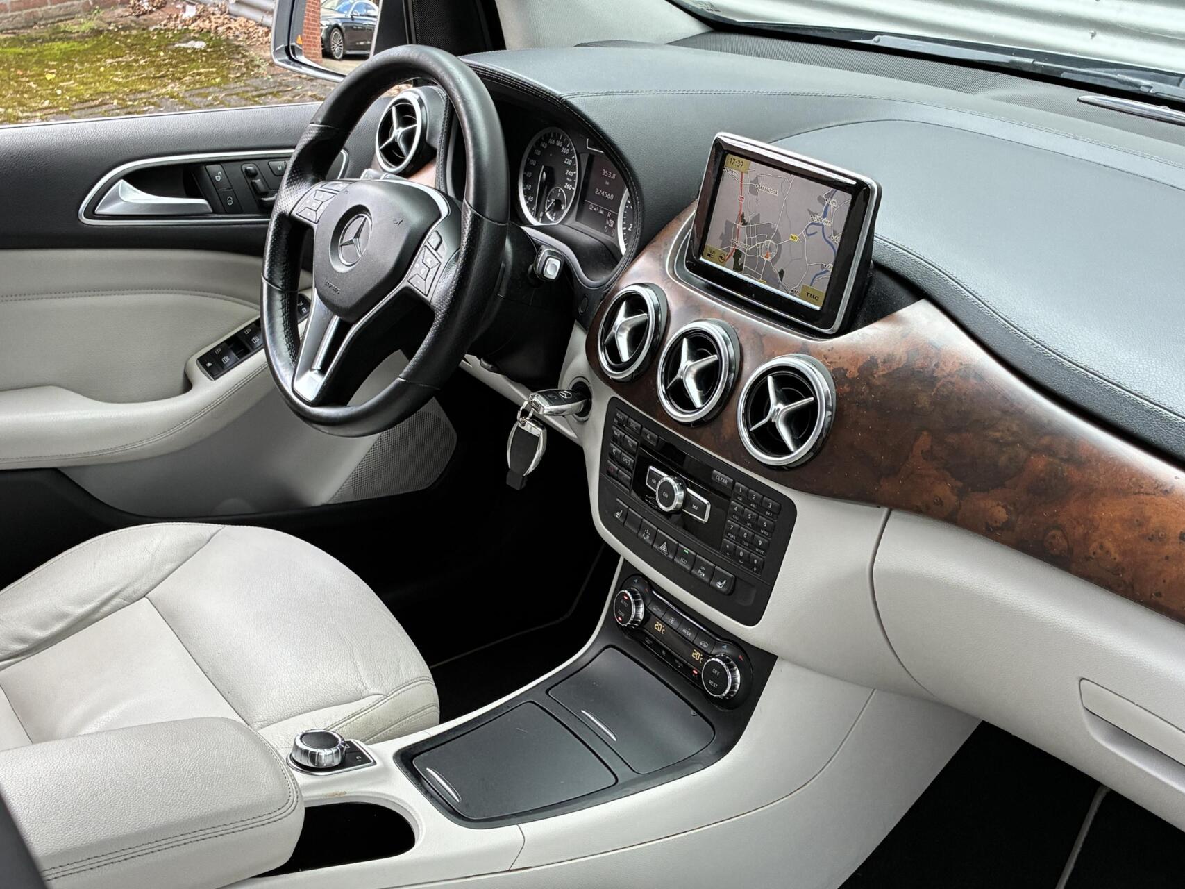 Foto van Mercedes-Benz B 200