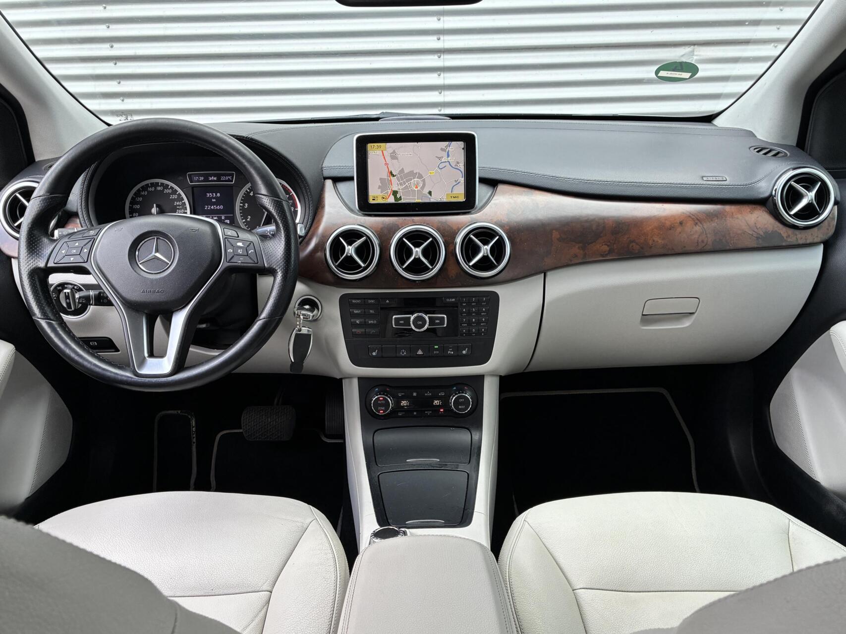 Foto van Mercedes-Benz B 200