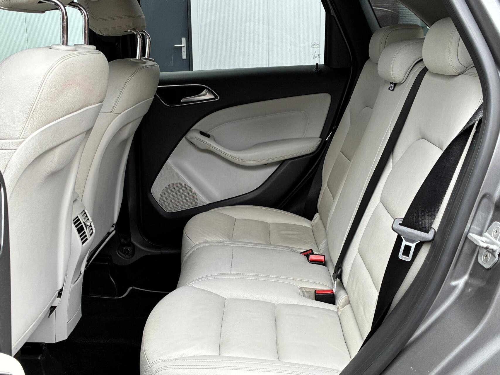 Foto van Mercedes-Benz B 200