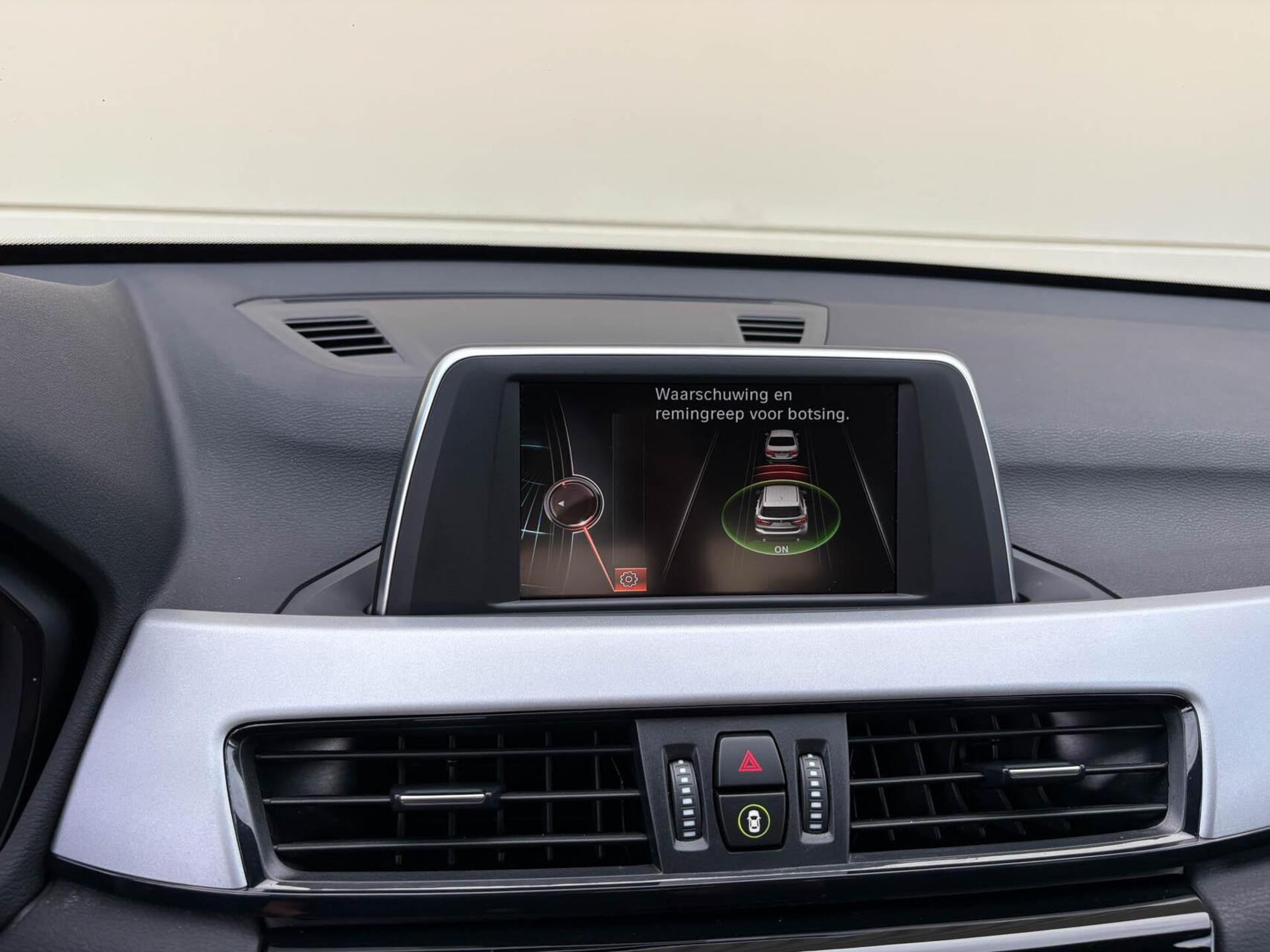 Foto van BMW X1 sDrive 18i