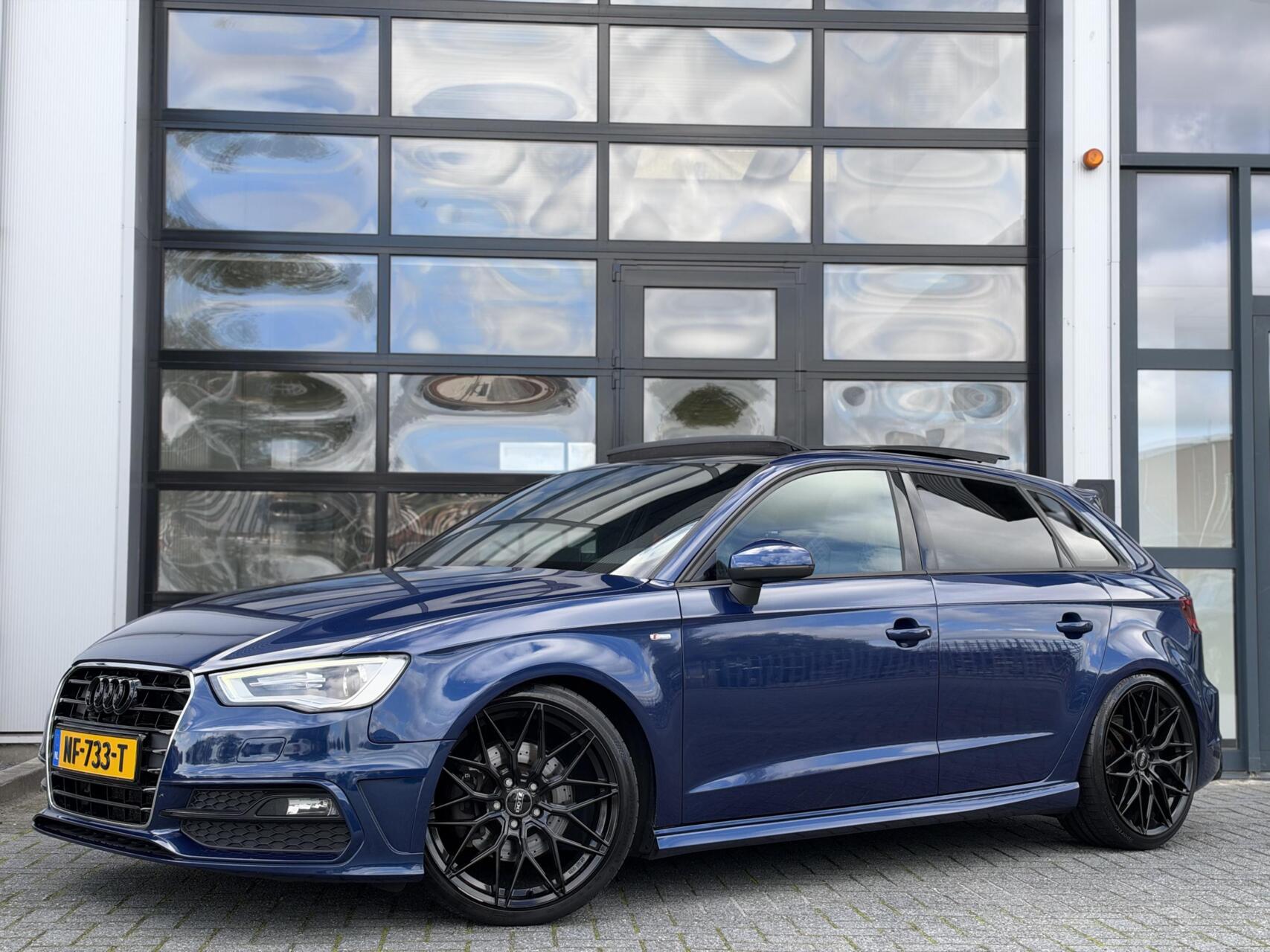 Audi A3 Sportback 1.8 TFSI Pro Line S /  RS3 Ed. / PANO / S- 2013 - voorkant