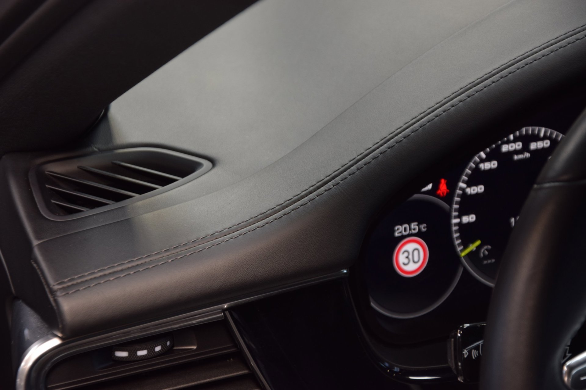 Foto van Porsche Panamera 4 E-hybrid