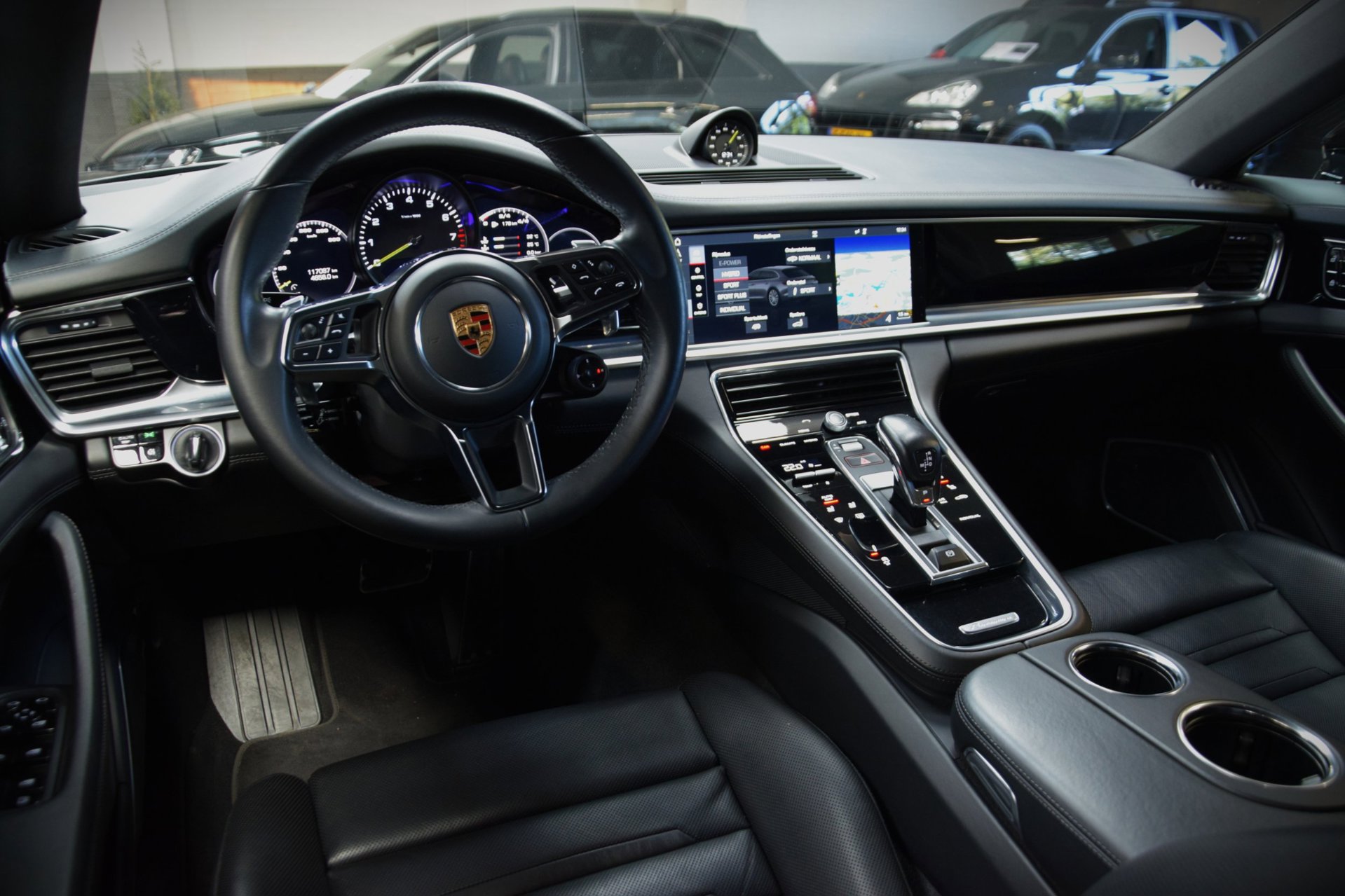 Foto van Porsche Panamera 4 E-hybrid