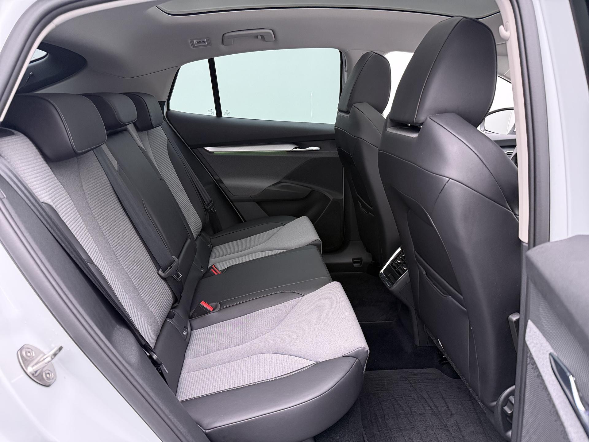 Foto van Skoda Enyaq 80