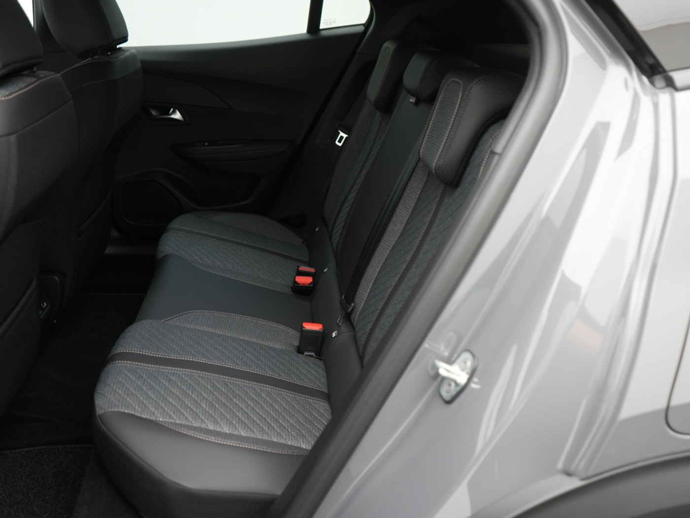 Foto van Peugeot E-2008