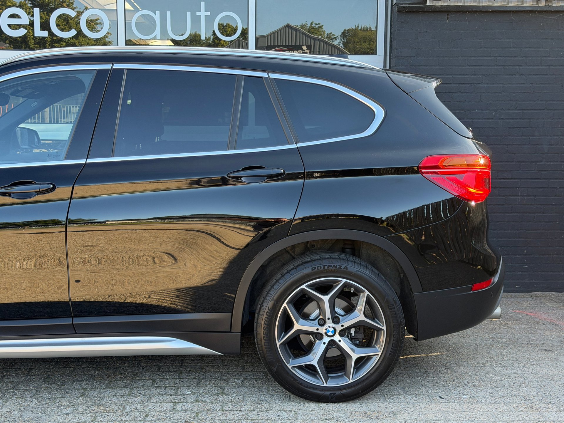 Foto van BMW X1 Sdrive18i