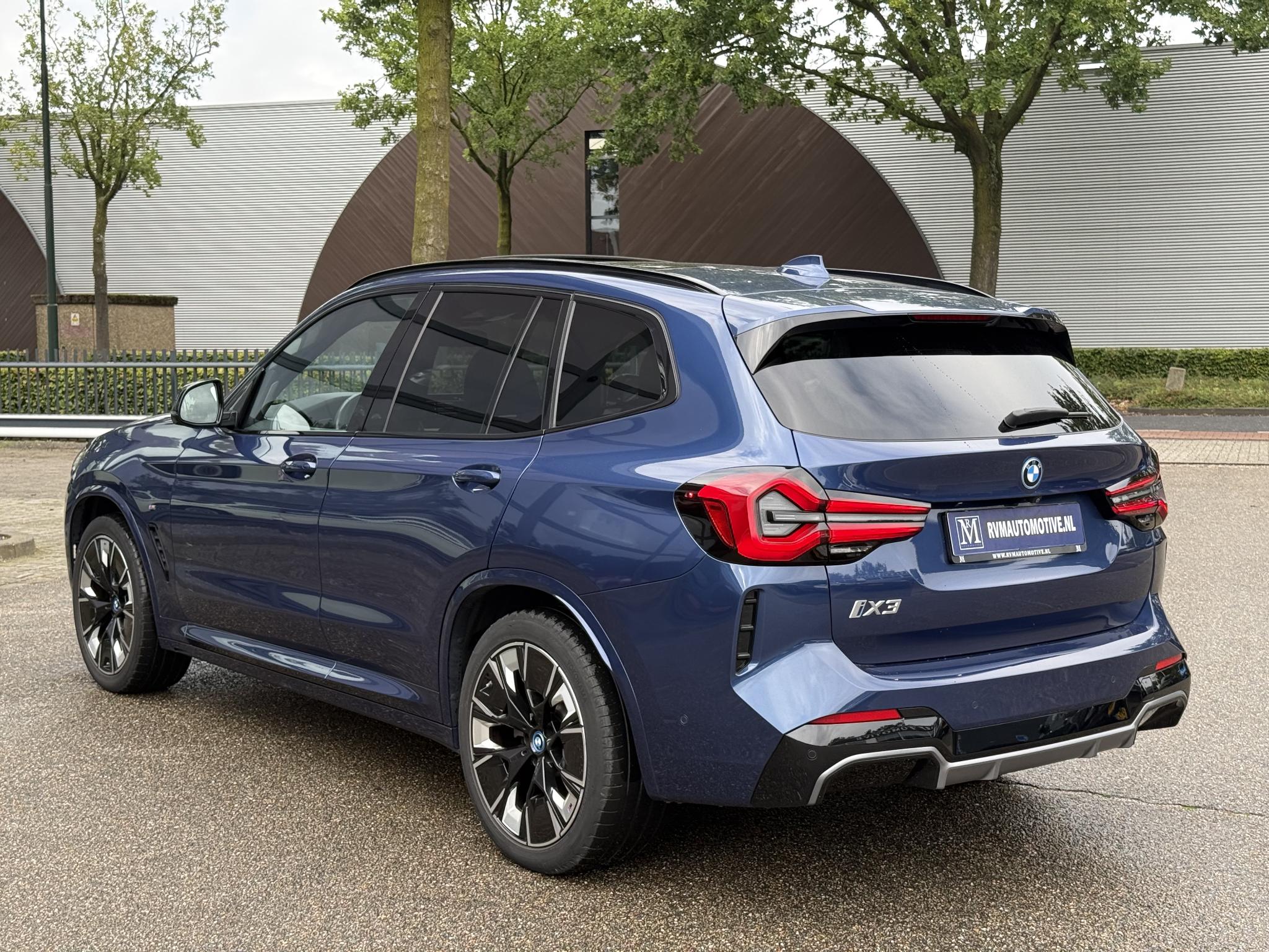 Foto van BMW Ix3