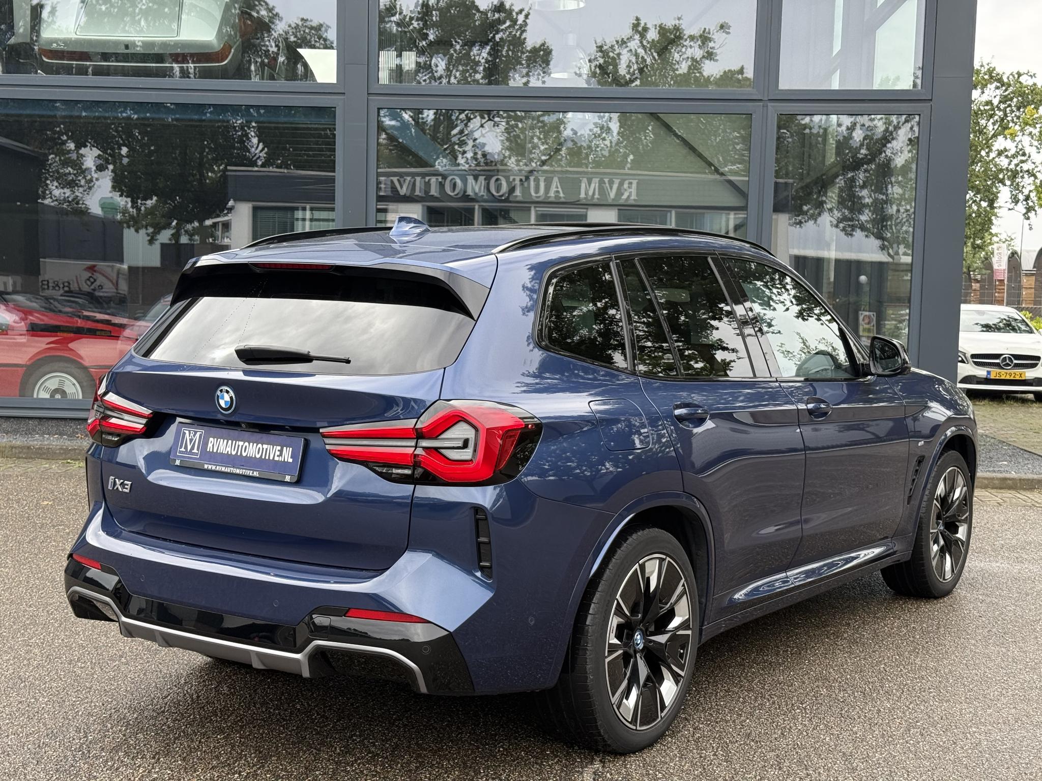 Foto van BMW Ix3
