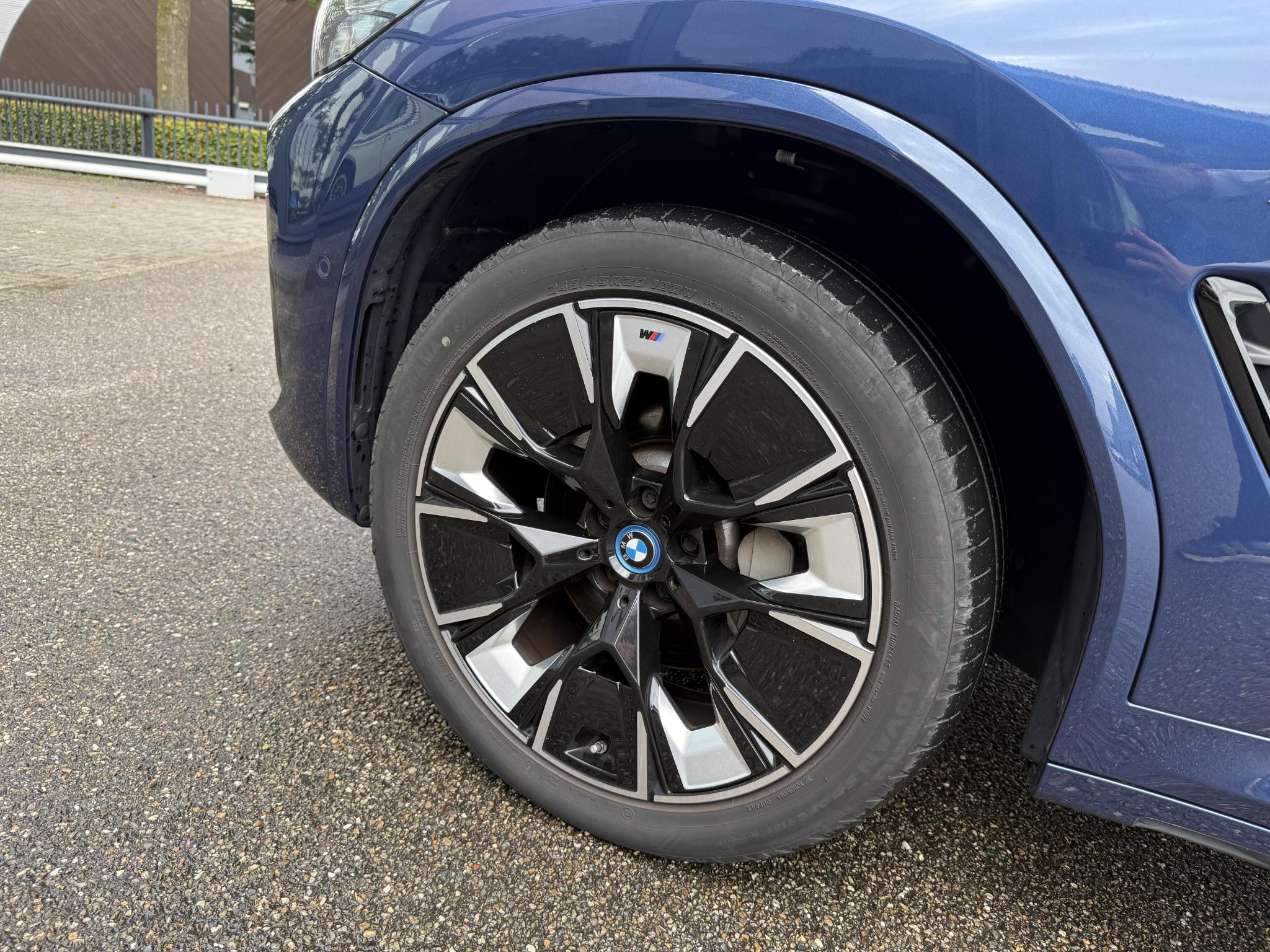 Foto van BMW Ix3
