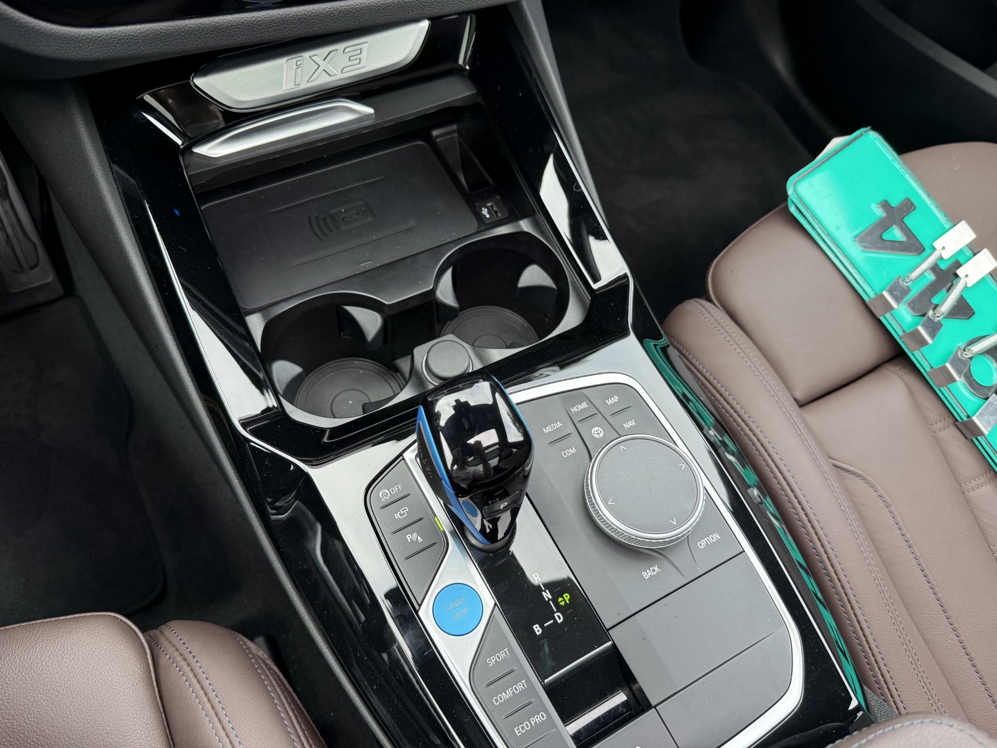 Foto van BMW Ix3