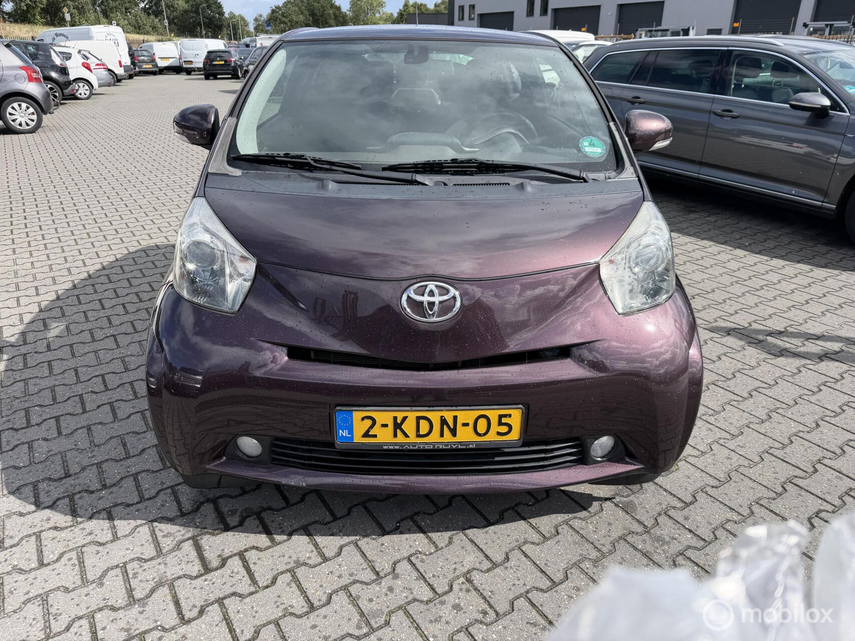 Toyota Iq 1.0 VVTi  aspirine 2009 - voorkant