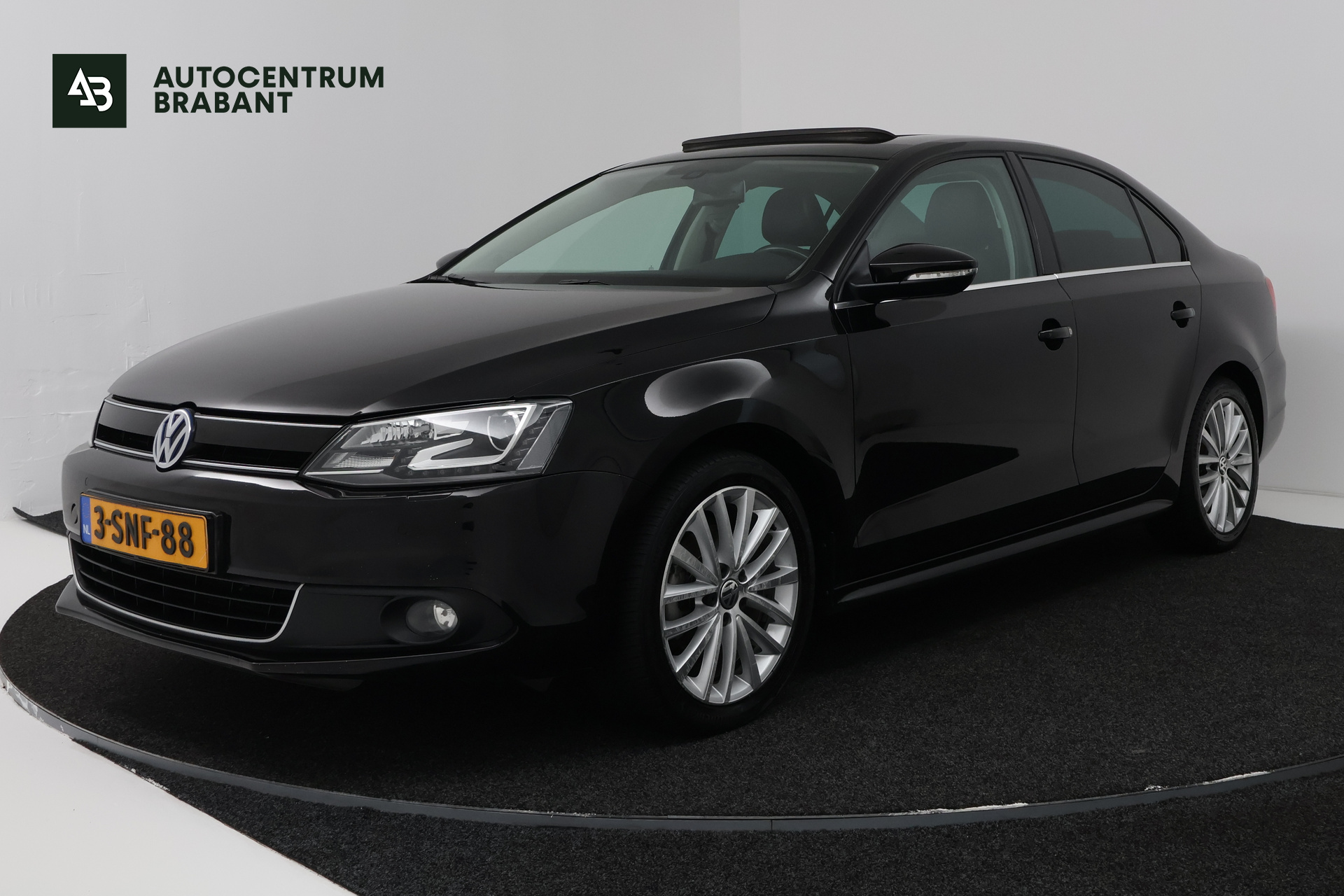 Volkswagen Jetta 1.4 TSI Hybrid Highline 2013 - voorkant